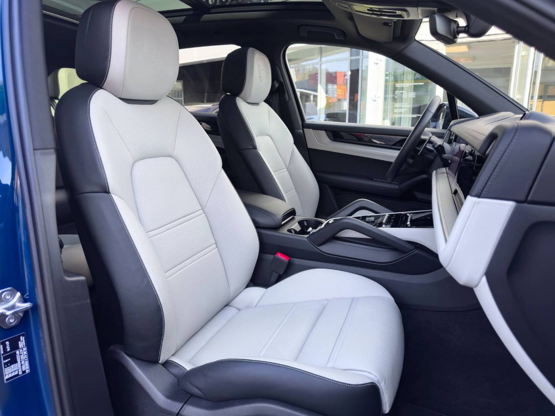 PORSCHE Cayenne S-image-16