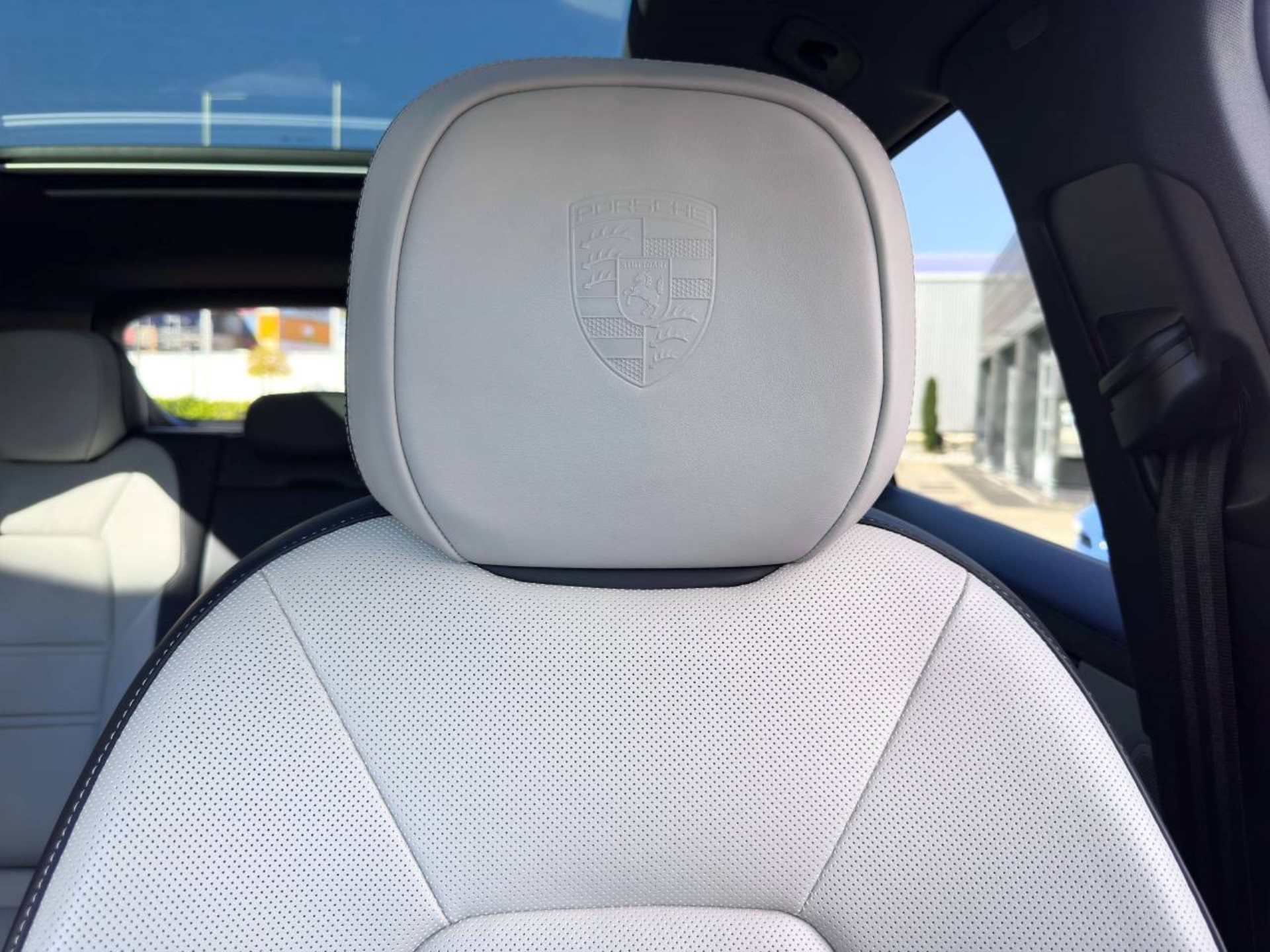 PORSCHE Cayenne S-image-22