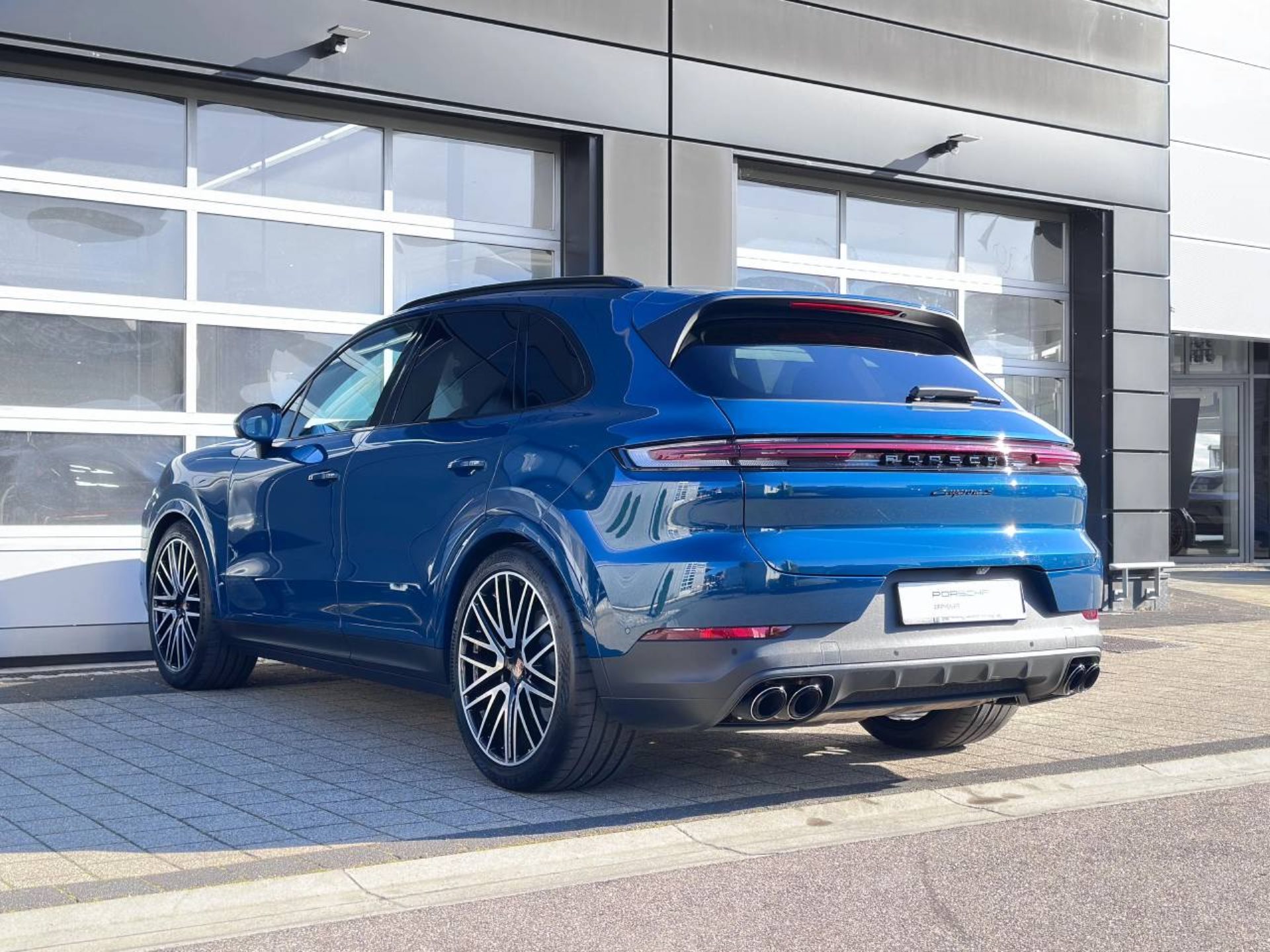 PORSCHE Cayenne S-image-10