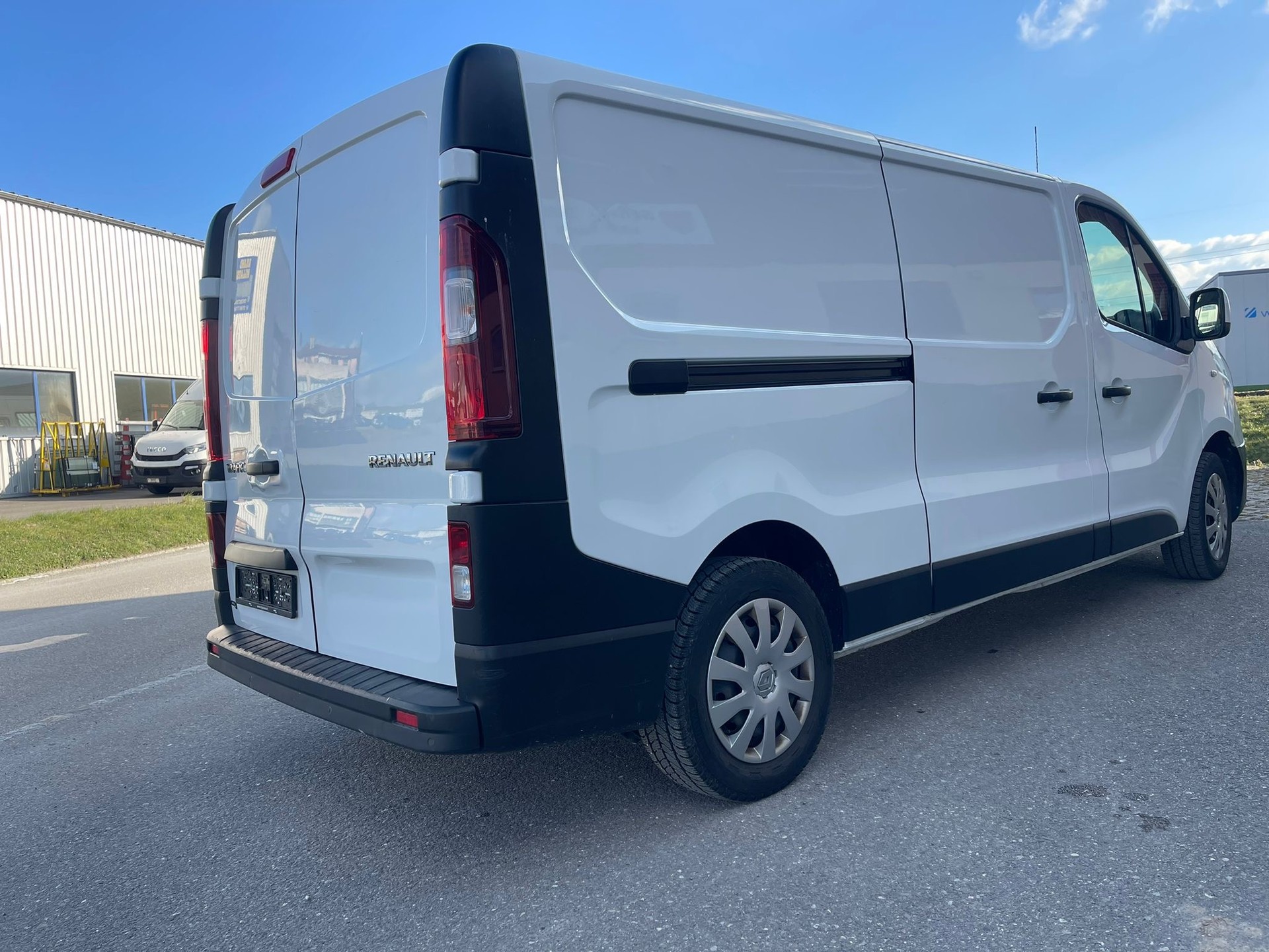 RENAULT Trafic 2.0 dCi 120 3.0t Access L2H1-image-5