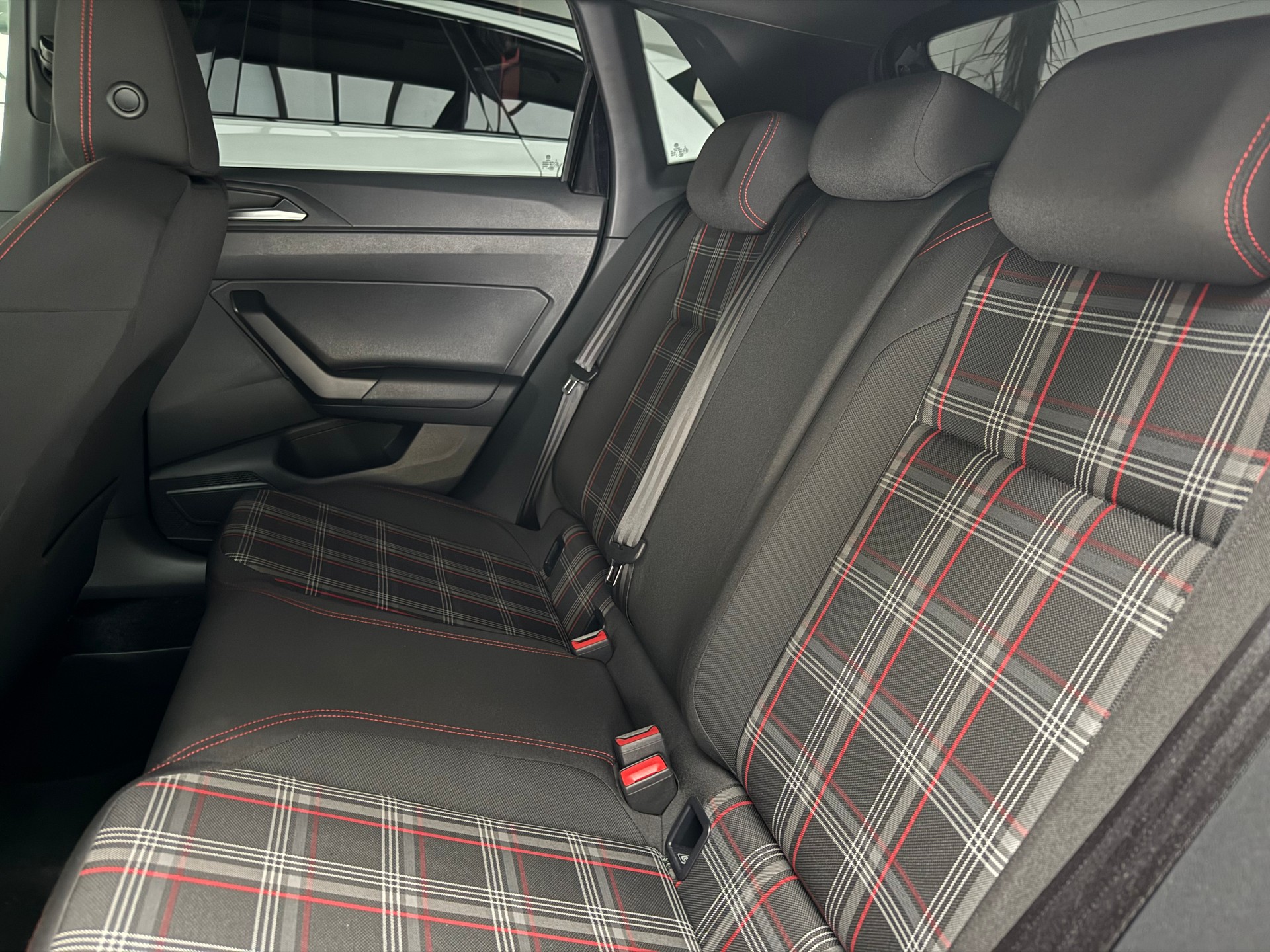 VW Polo 2.0 TSI GTI DSG * Milltek * H&R *-image-11