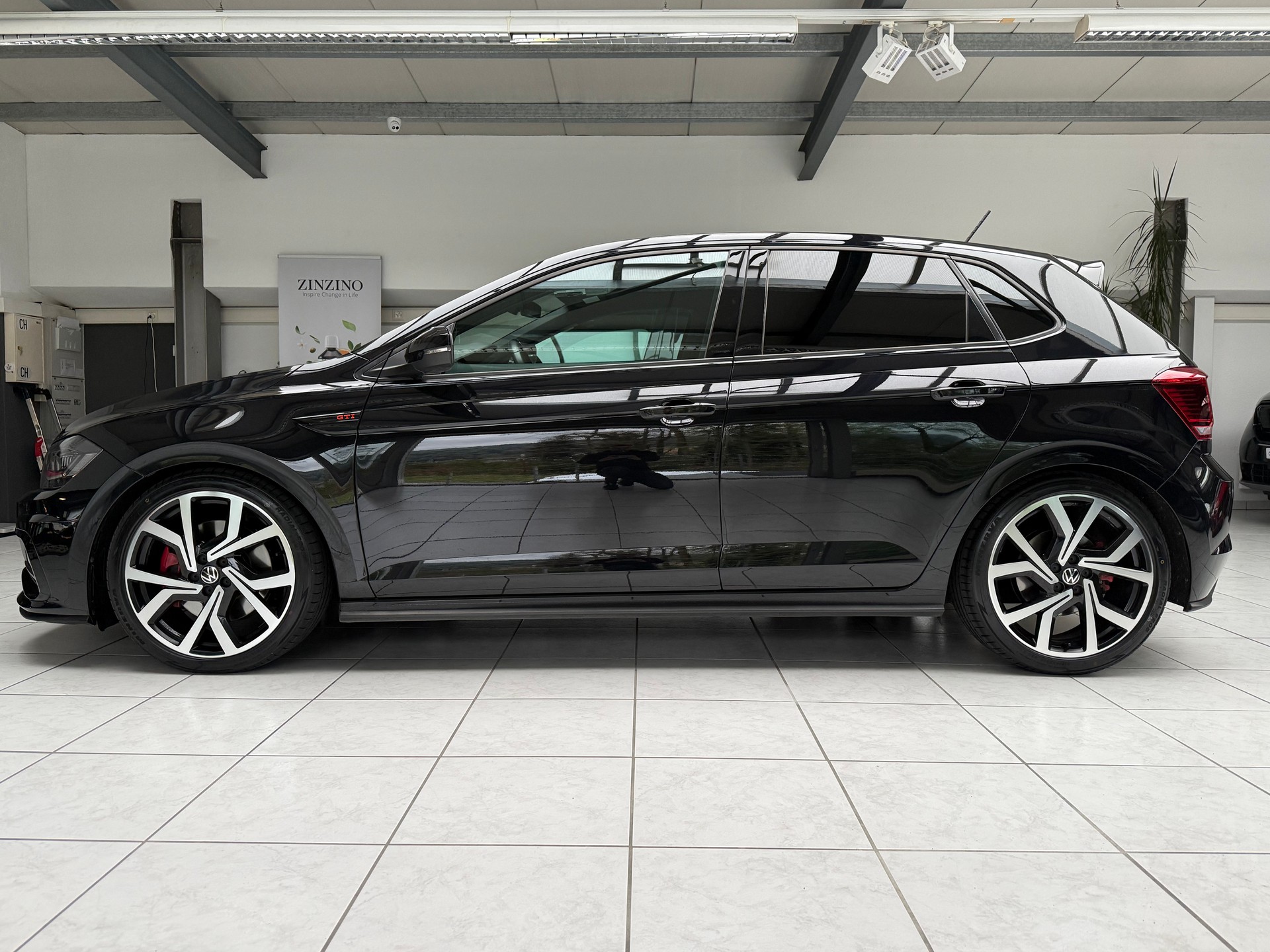 VW Polo 2.0 TSI GTI DSG * Milltek * H&R *-image-1
