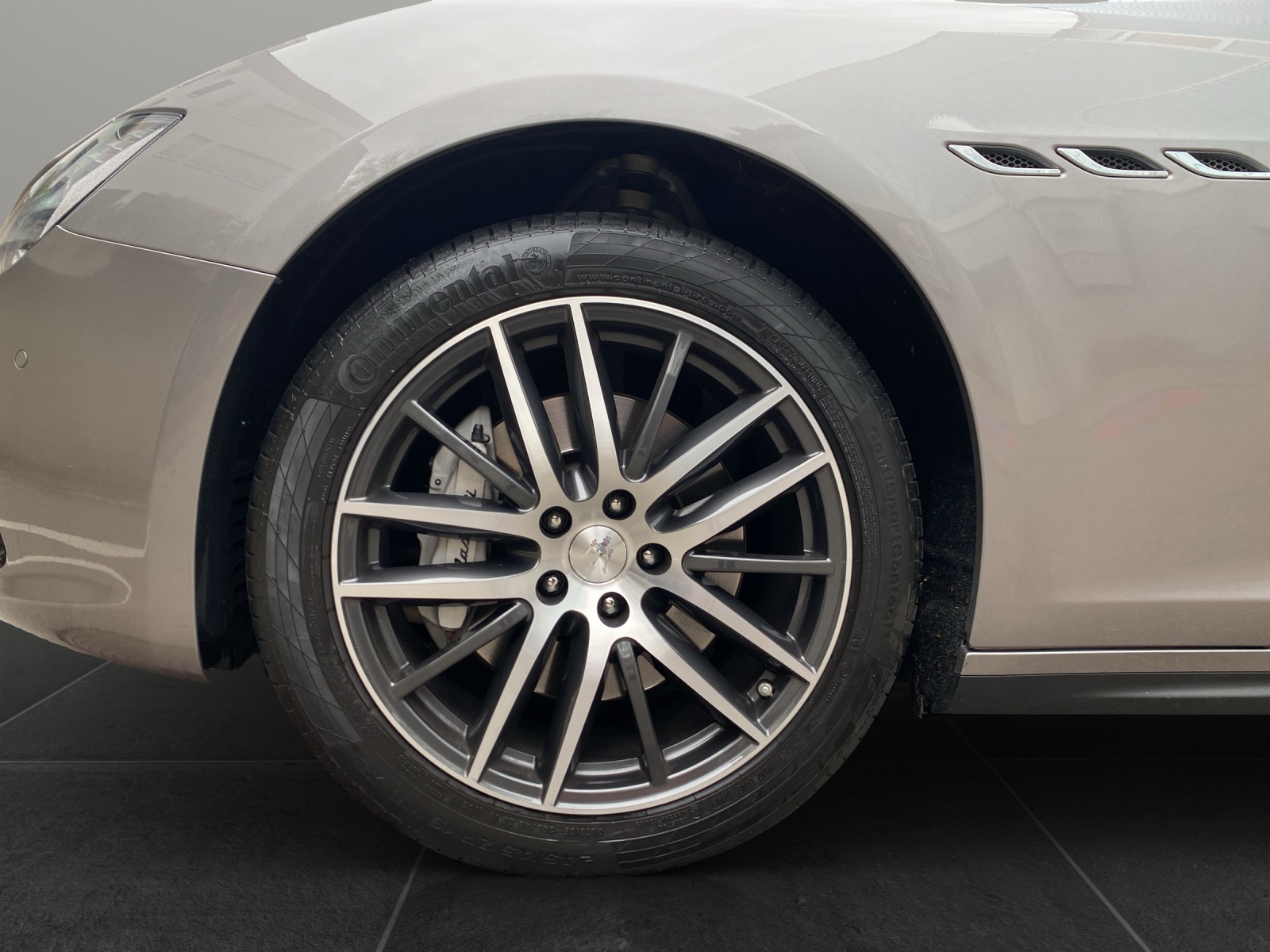 MASERATI GHIBLI 3.0 V6-image-9