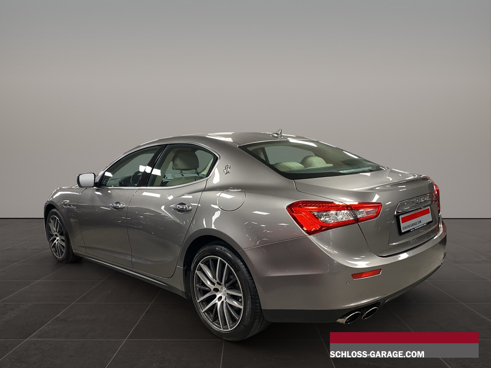 MASERATI GHIBLI 3.0 V6-showroom-element-3