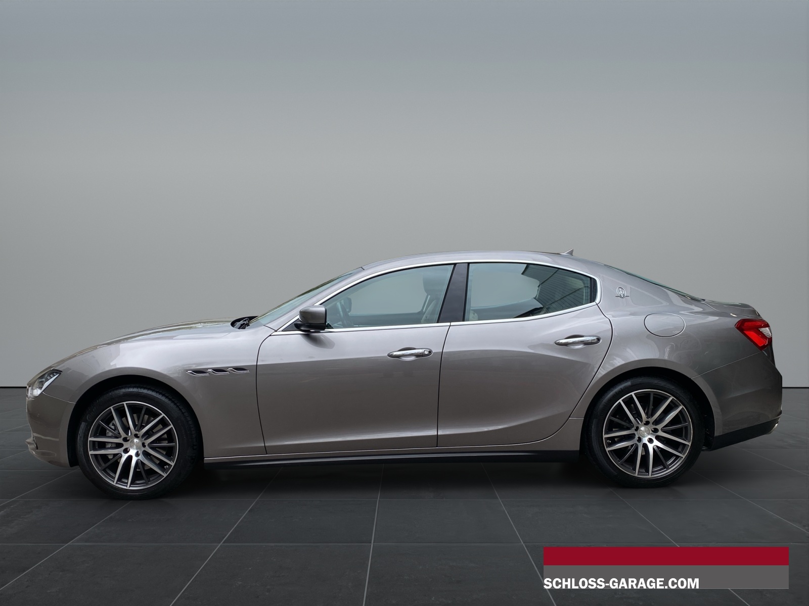 MASERATI GHIBLI 3.0 V6-showroom-element-2