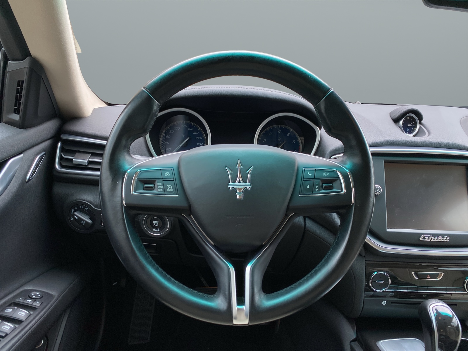 MASERATI GHIBLI 3.0 V6-image-12