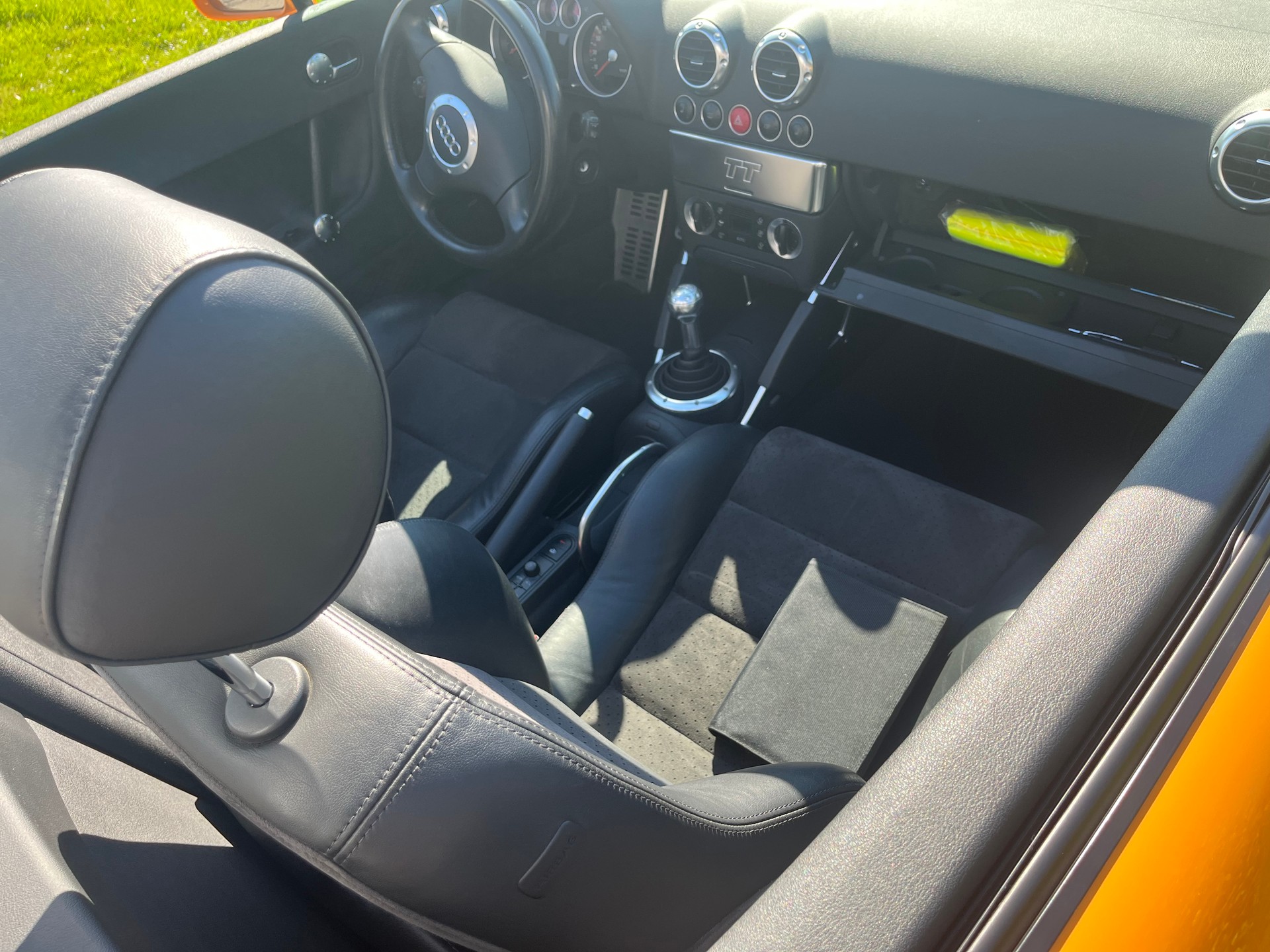AUDI TT Roadster 1.8 T quattro-showroom-element-2