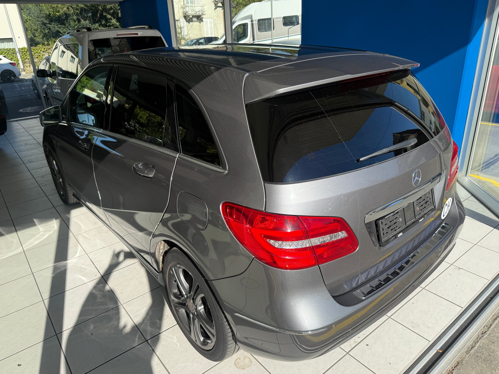 MERCEDES-BENZ B 180 7G-DCT-image-6