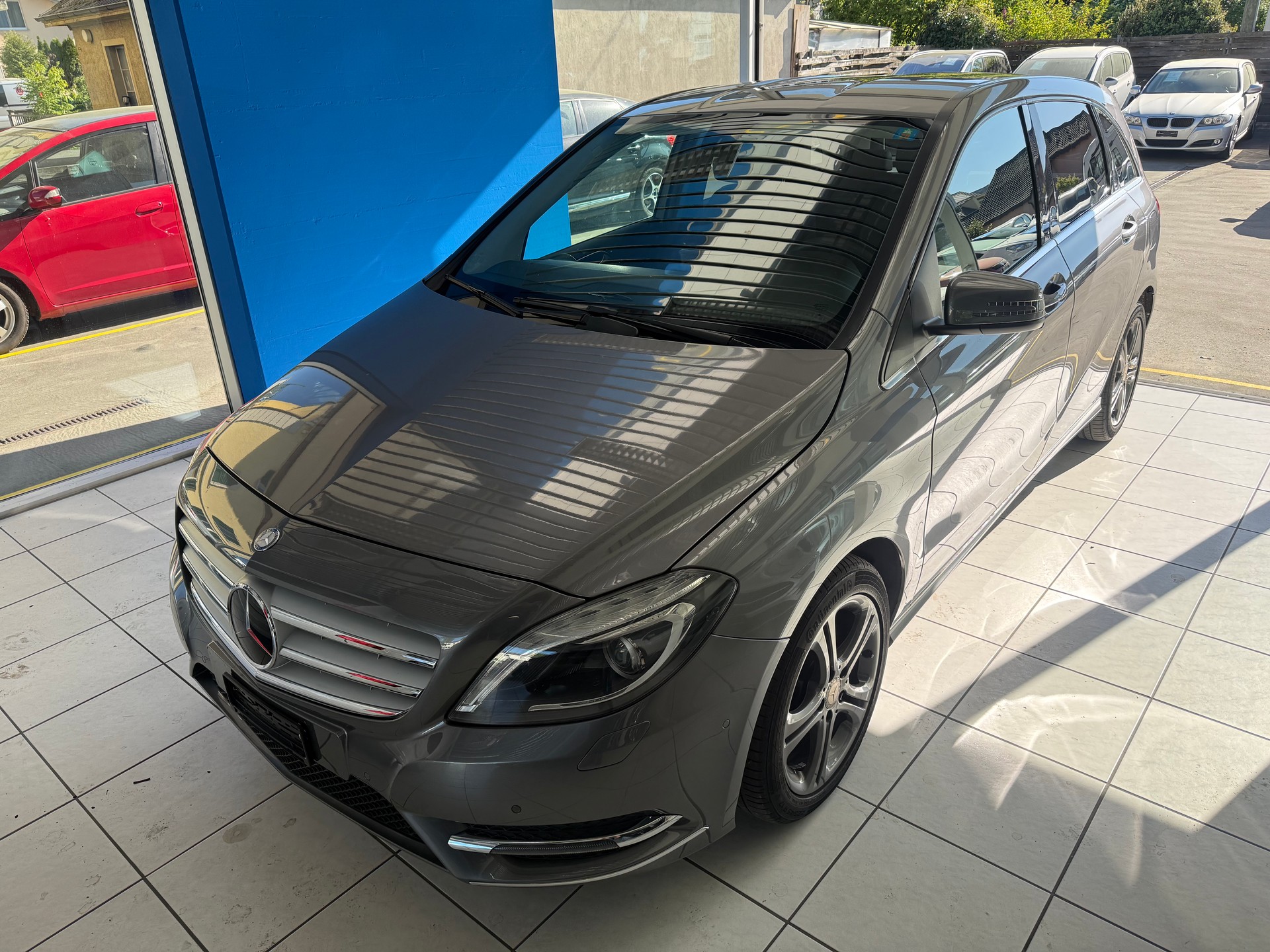 MERCEDES-BENZ B 180 7G-DCT