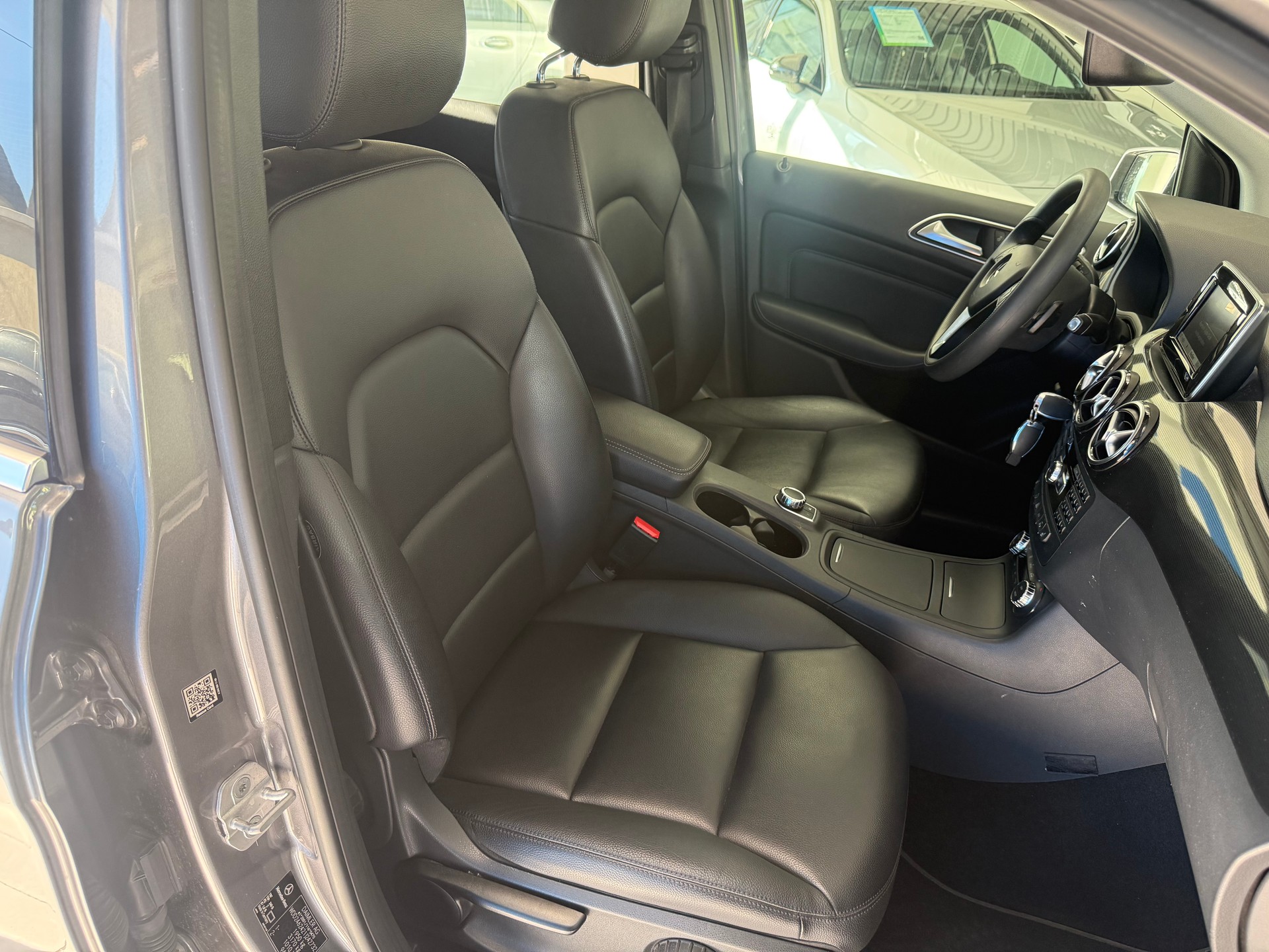 MERCEDES-BENZ B 180 7G-DCT-image-17