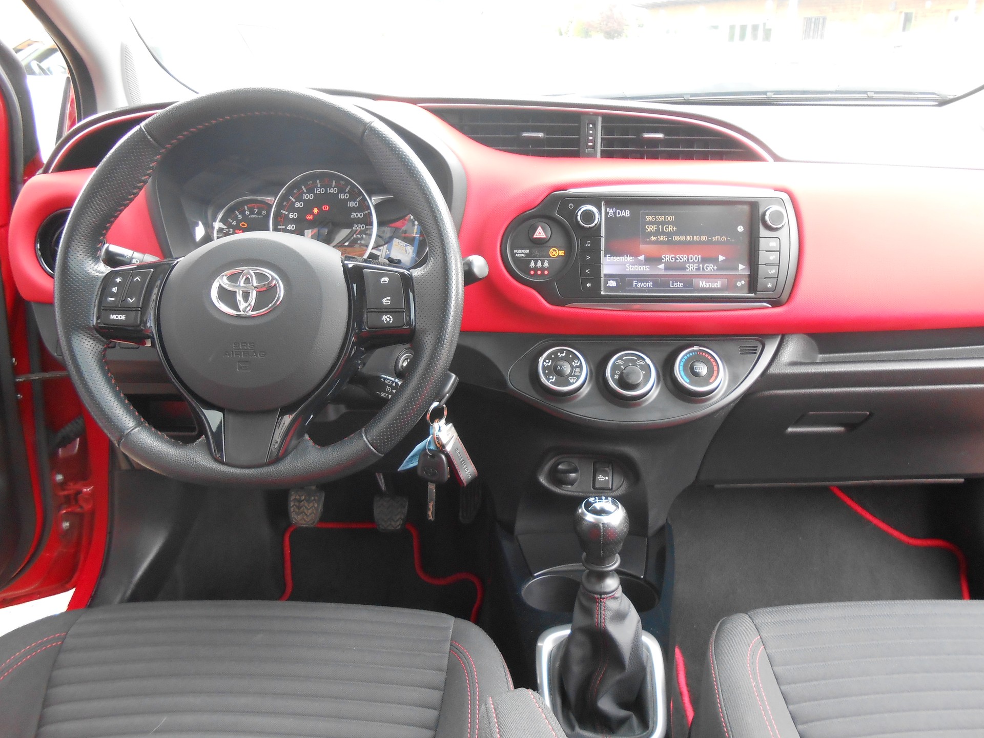 TOYOTA Yaris 1.33 Style-image-7