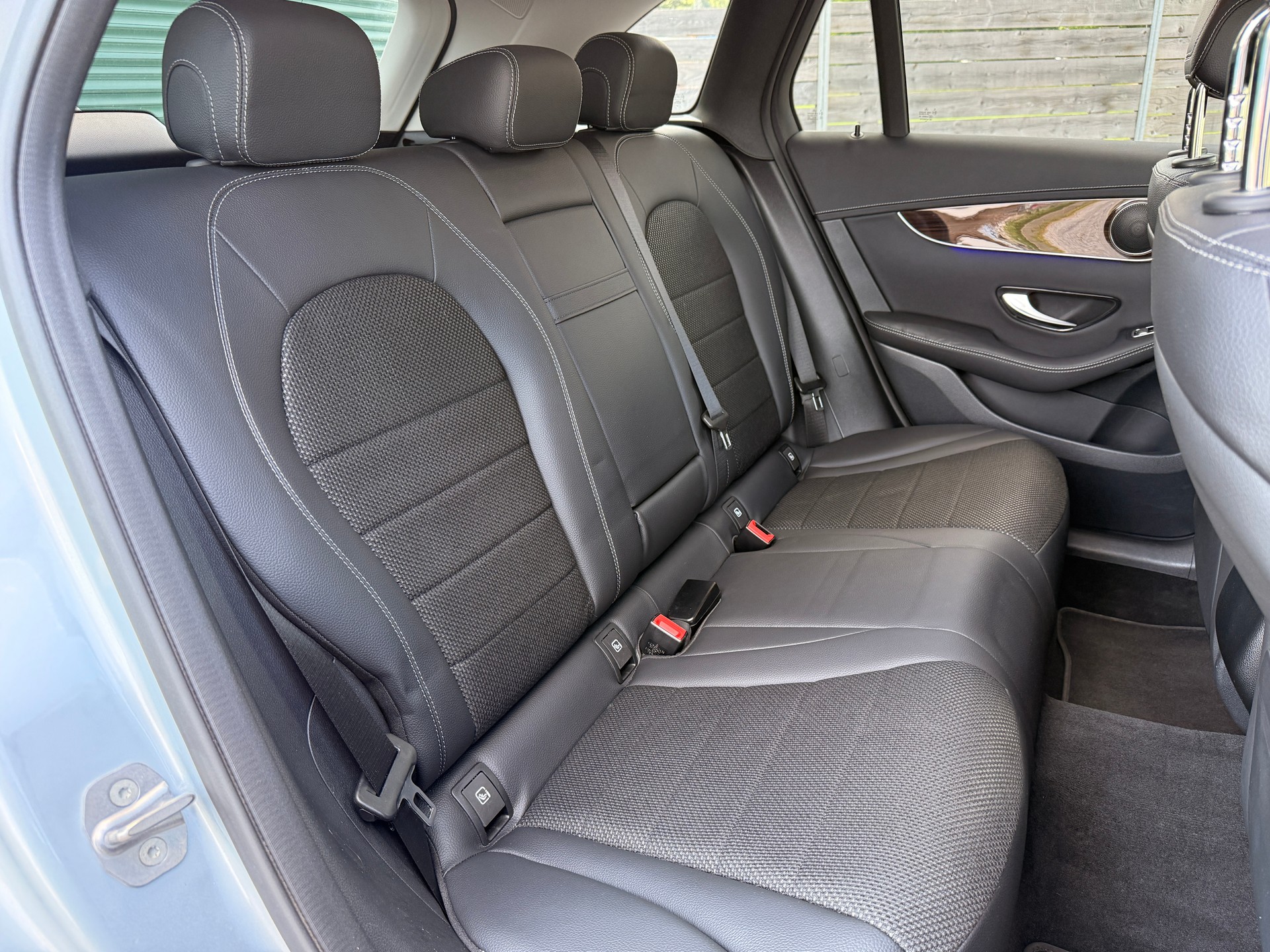 MERCEDES-BENZ GLC 300 e 4Matic 9G-Tronic-image-14