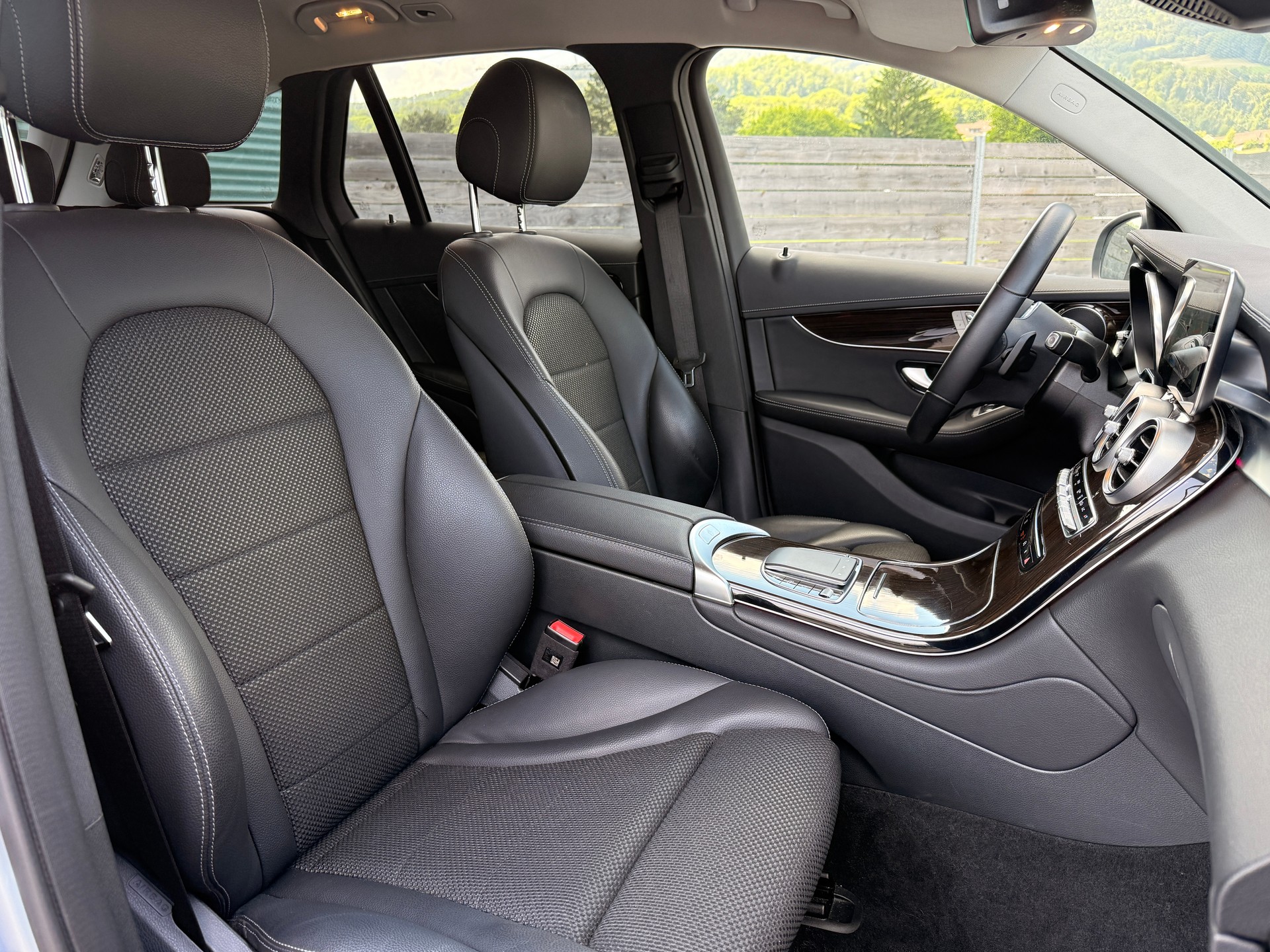 MERCEDES-BENZ GLC 300 e 4Matic 9G-Tronic-image-11