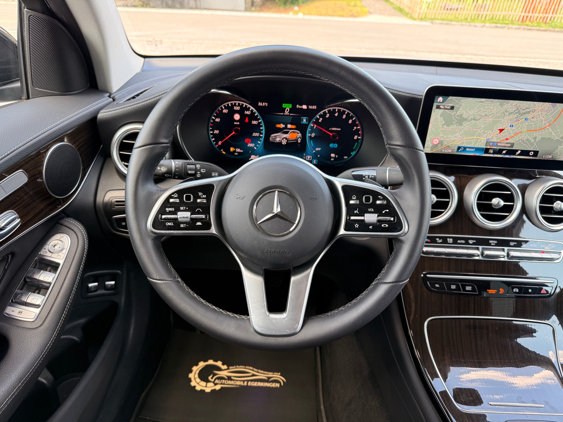 MERCEDES-BENZ GLC 300 e 4Matic 9G-Tronic-image-13