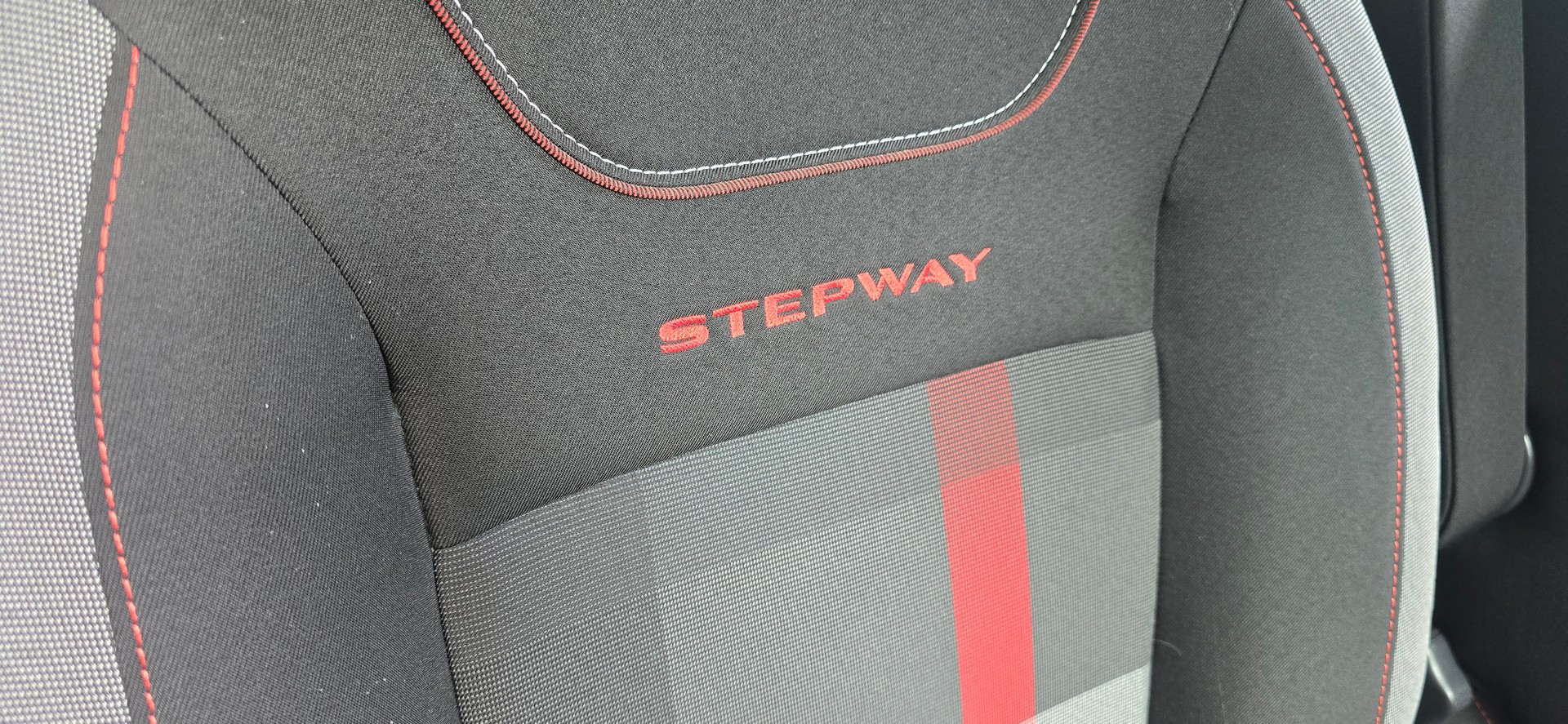 DACIA Logan MCV 0.9 Stepway Automatic-image-13