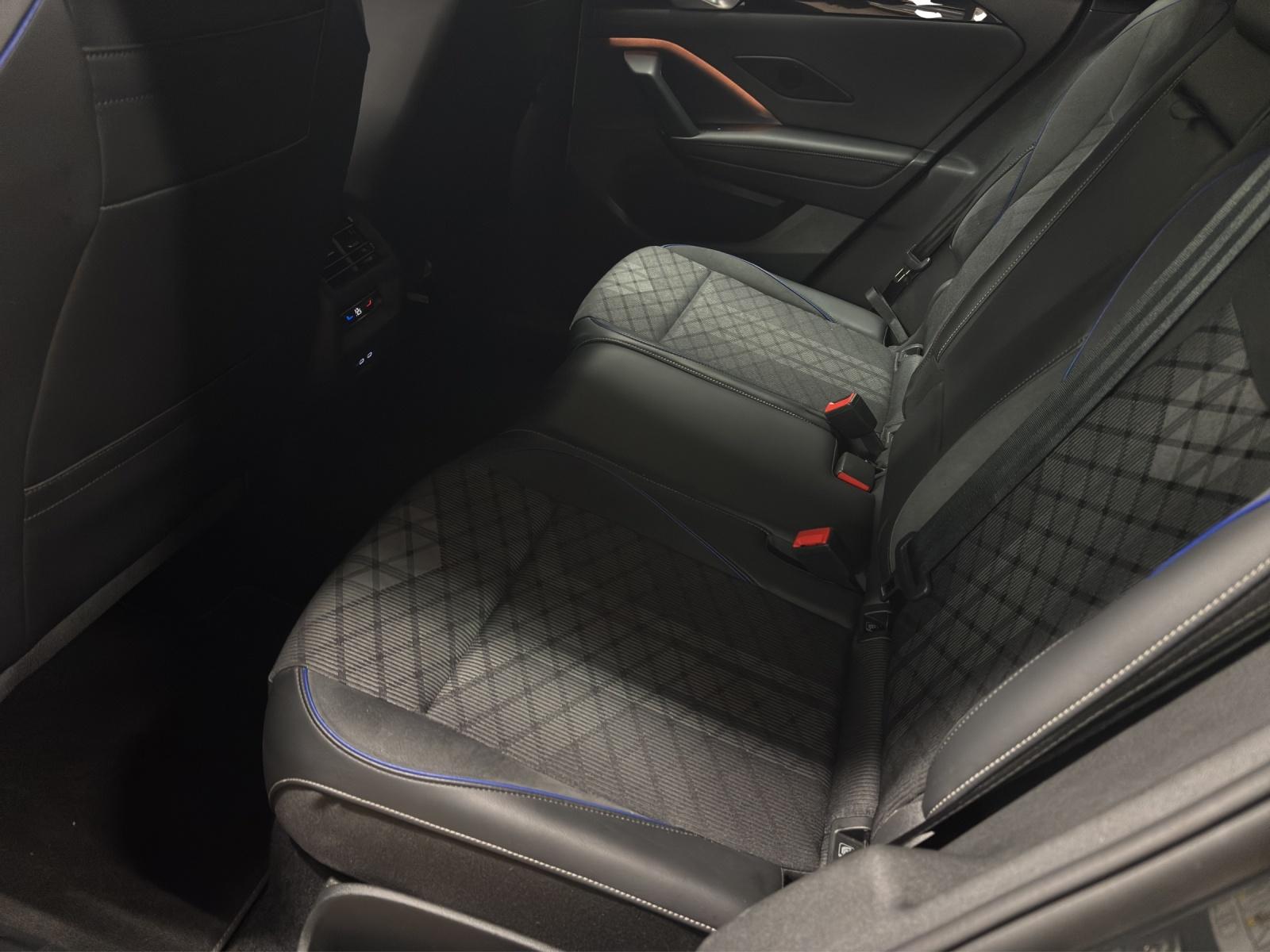 VW Tiguan 2.0 TDI SCR R-Line DSG 4motion-image-9