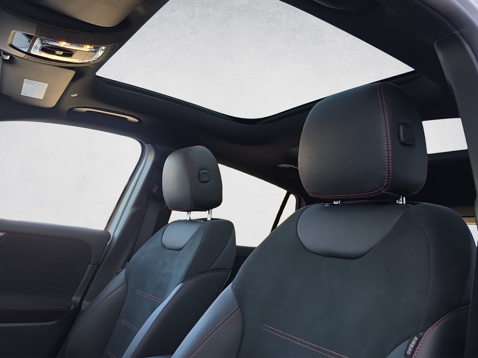 MERCEDES-BENZ EQA 350 AMG Line 4Matic-image-13