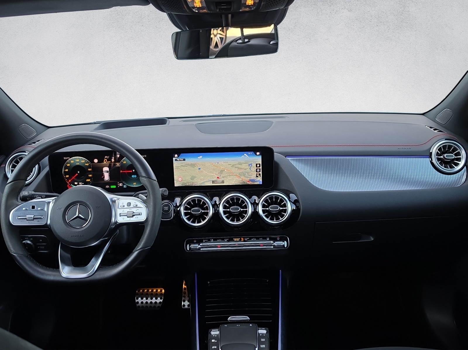 MERCEDES-BENZ EQA 350 AMG Line 4Matic-image-8