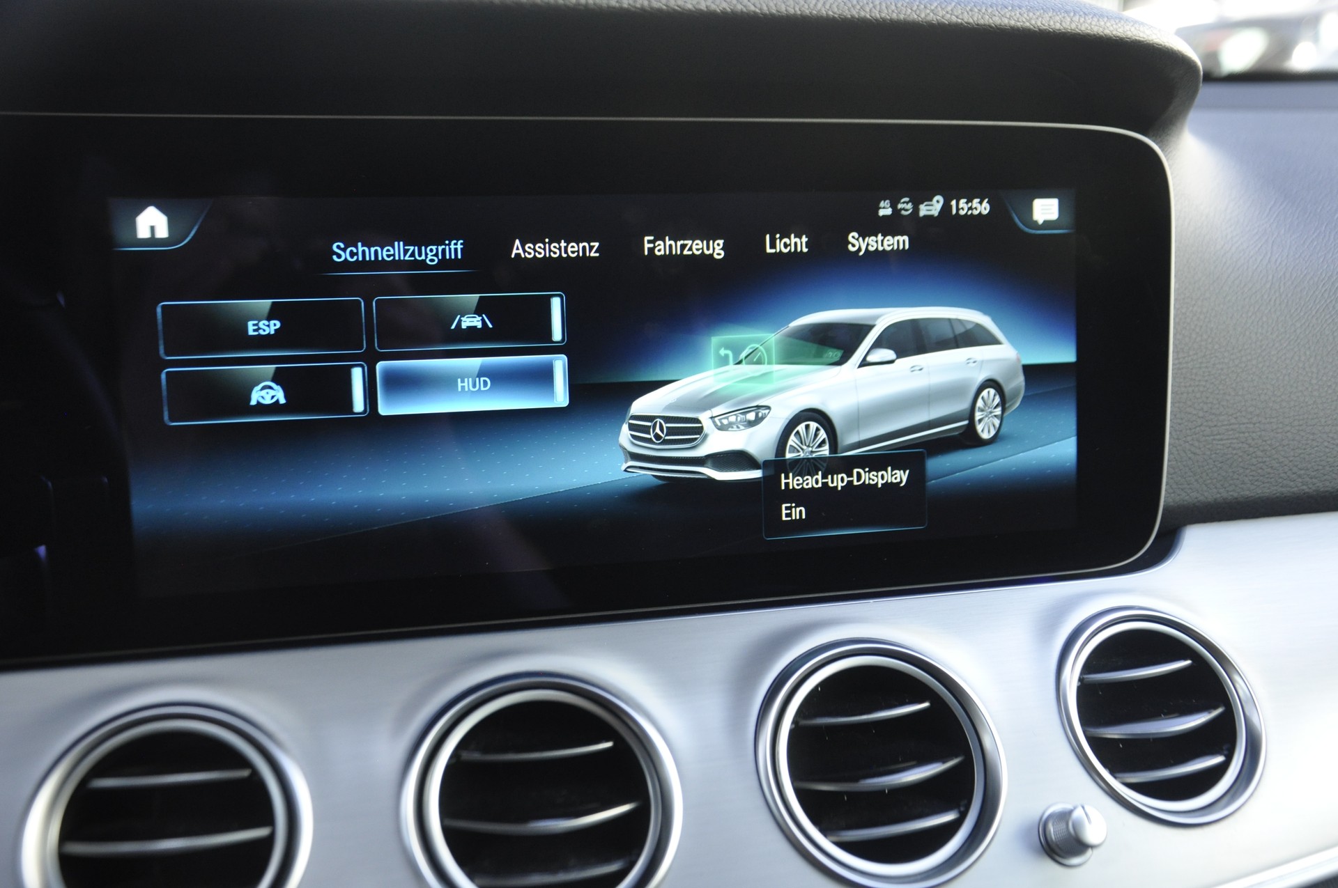 MERCEDES-BENZ E 300 de T 4Matic AMG Line 9G-Tronic-image-12