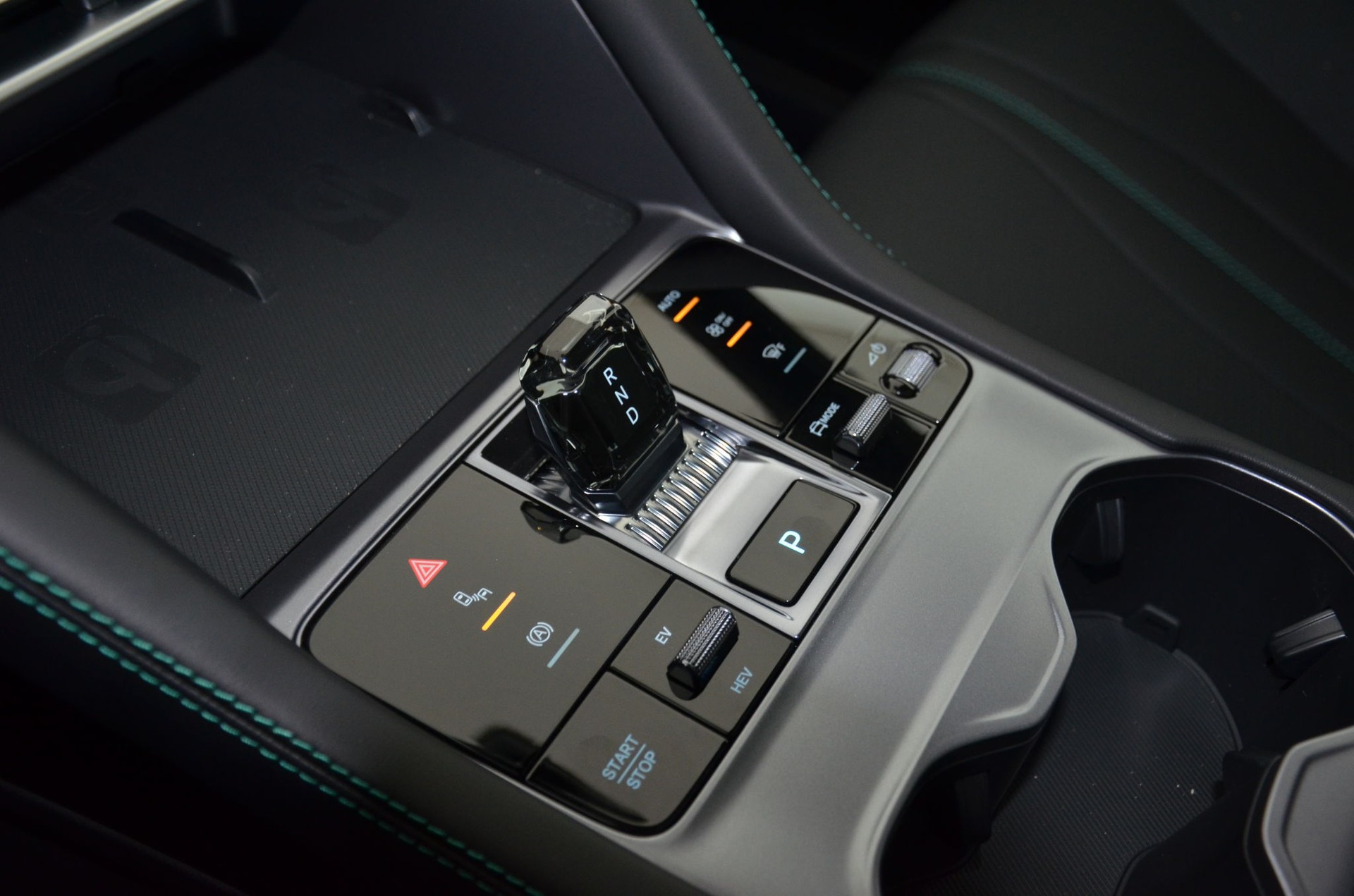 BYD Seal U DM-i Design AWD-image-23