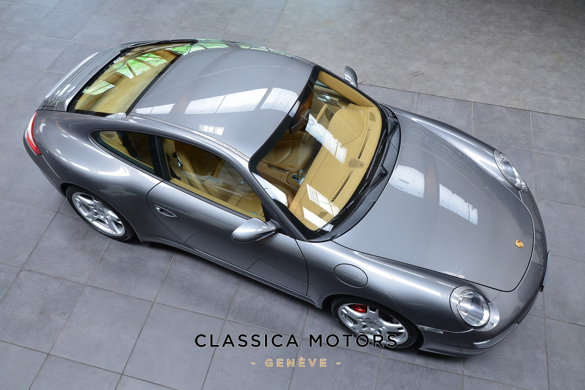 PORSCHE 911 Carrera 4S-image-14
