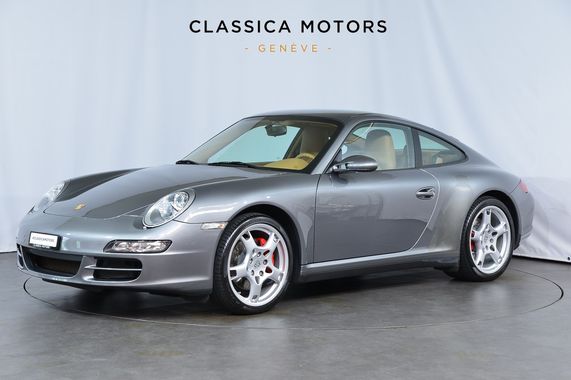 PORSCHE 911 Carrera 4S-image-7