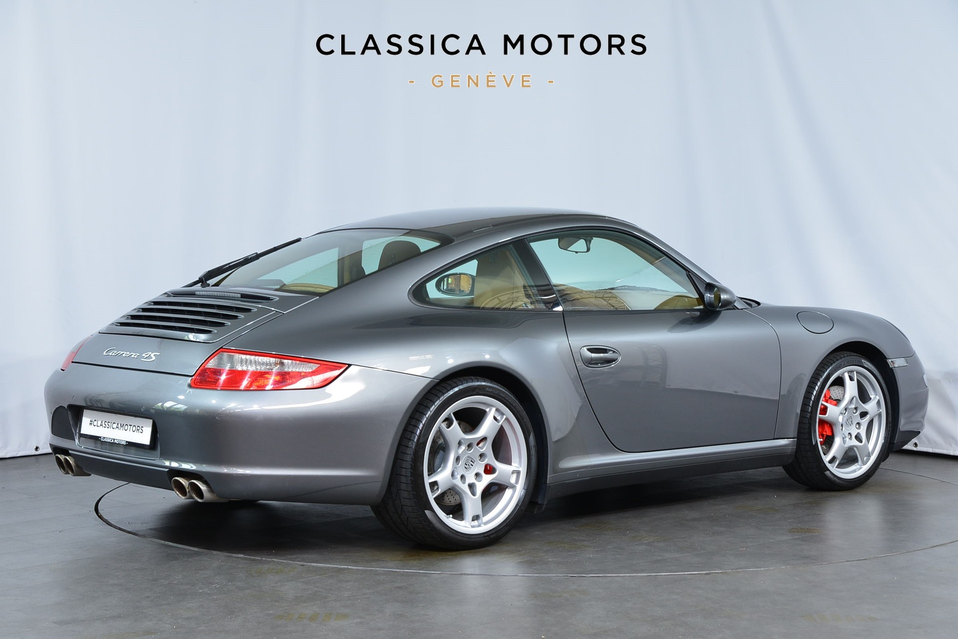 PORSCHE 911 Carrera 4S-showroom-element-3