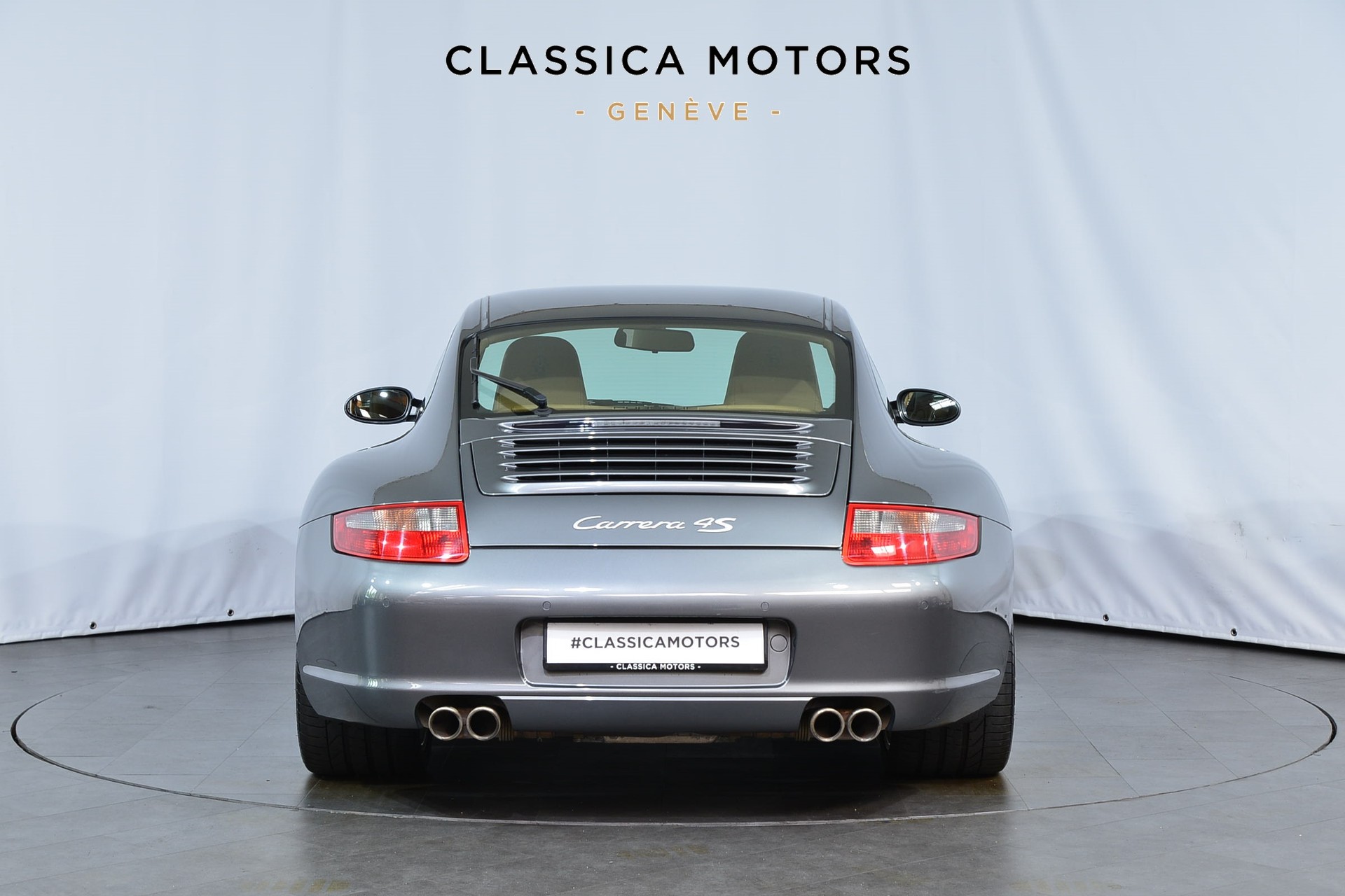 PORSCHE 911 Carrera 4S-image-4