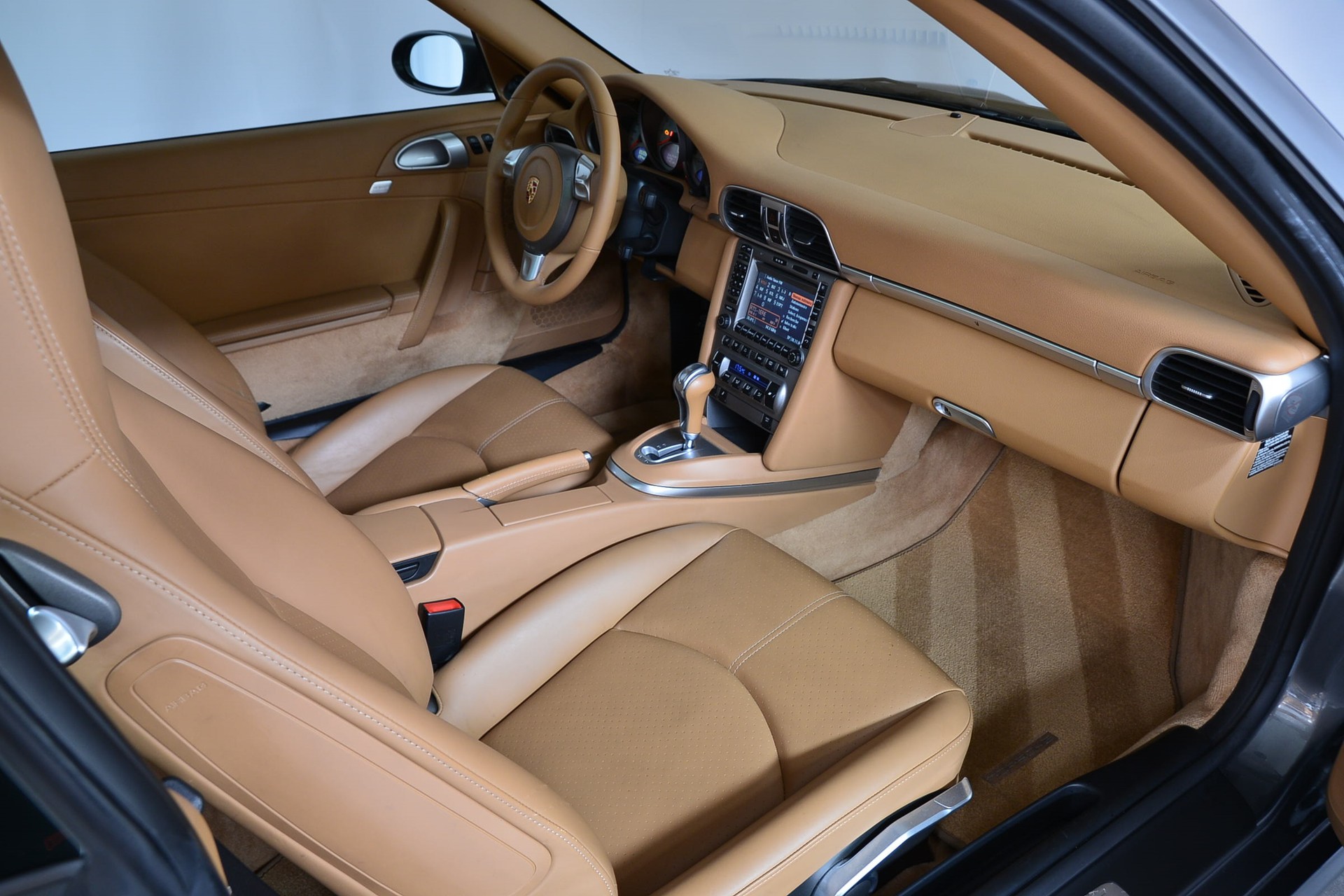 PORSCHE 911 Carrera 4S-image-10