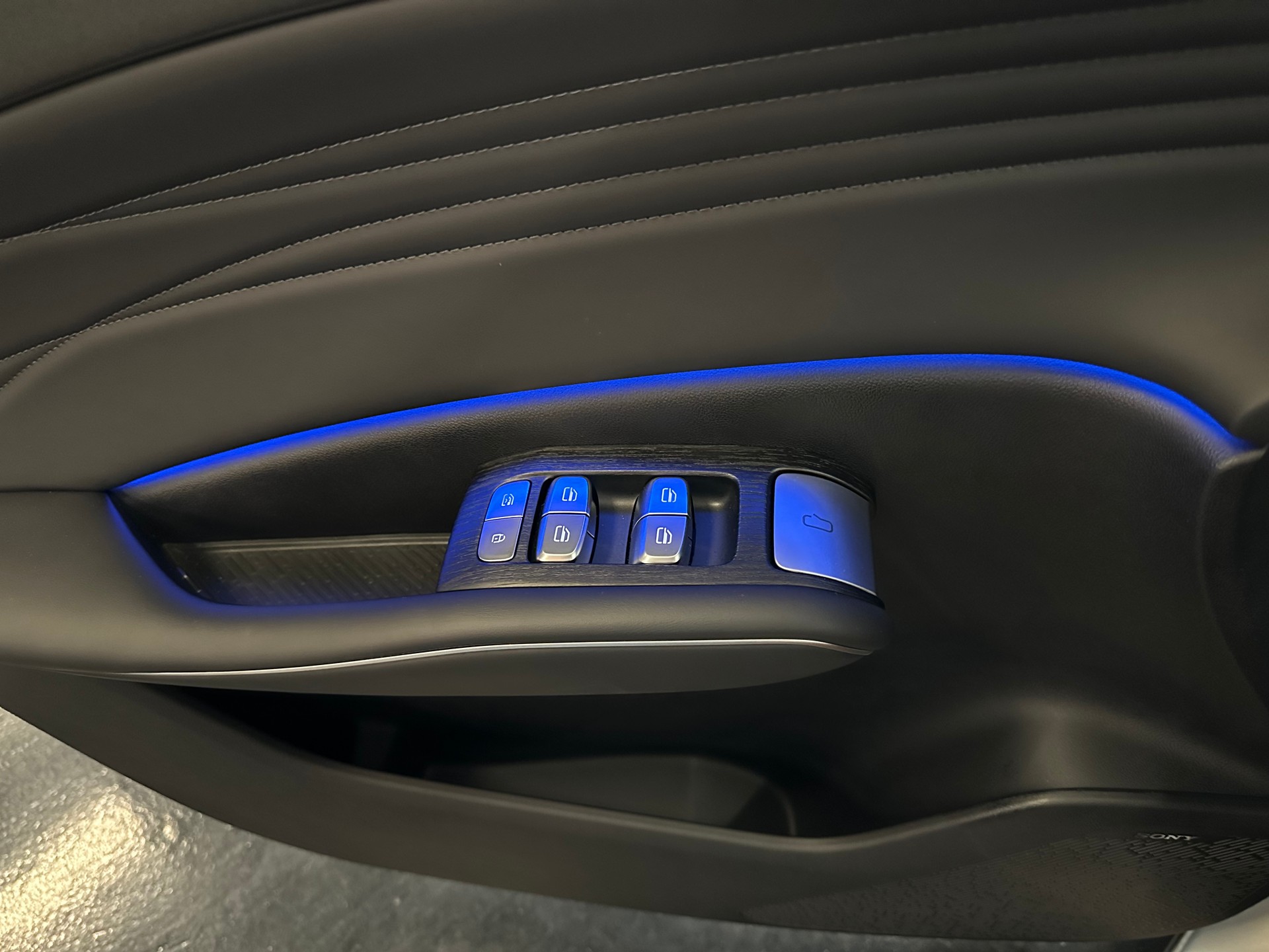 OMODA 7 1.5T SHS PHEV Luxury-image-44
