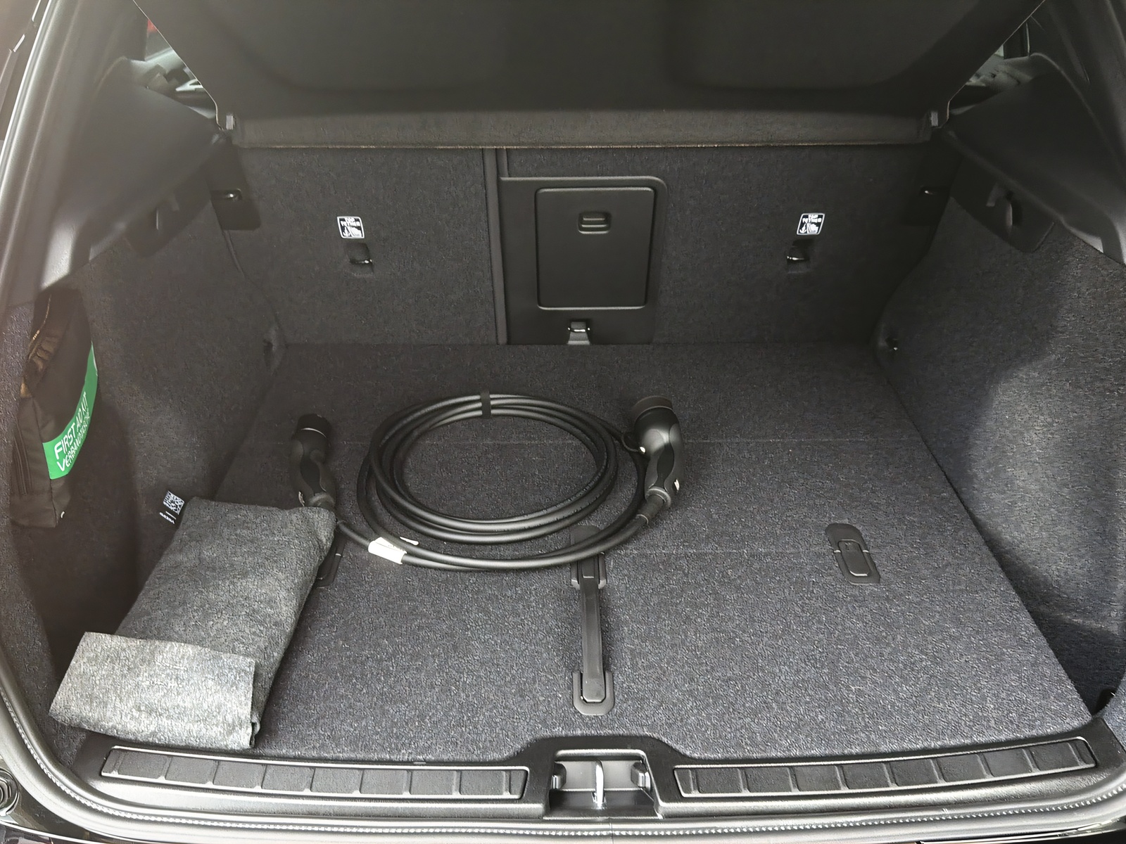 VOLVO EX40 82kWh Twin Motor AWD Xcentric Edition-image-20