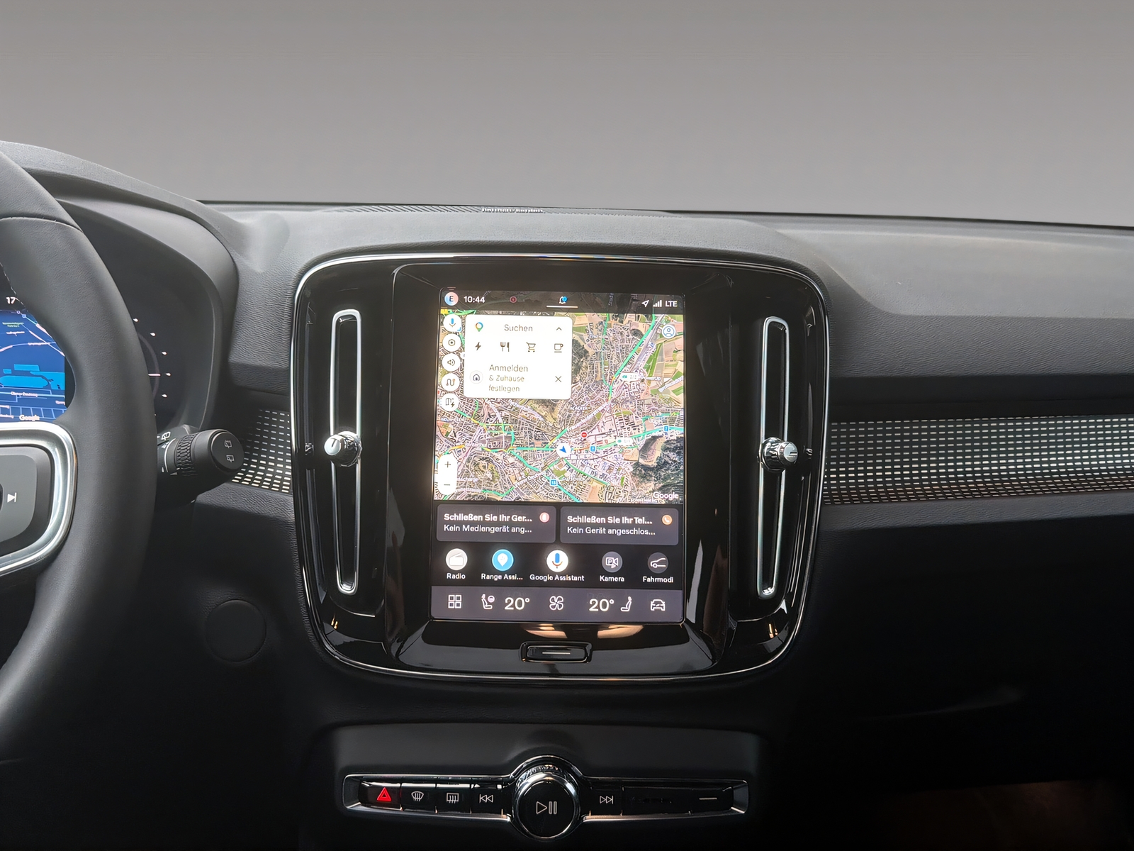 VOLVO EX40 82kWh Twin Motor AWD Xcentric Edition-image-10