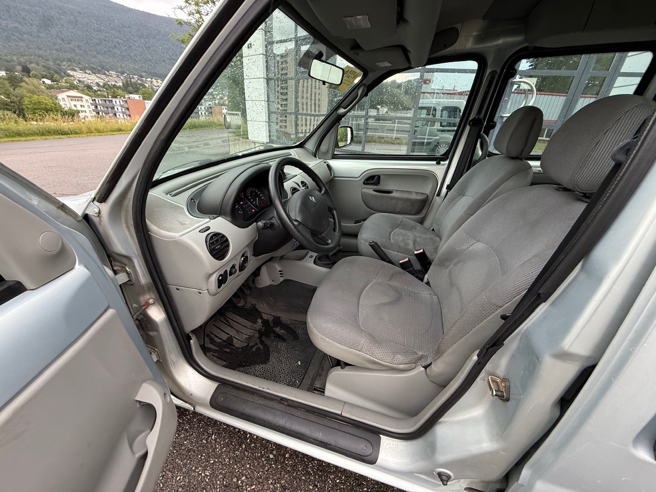 RENAULT Kangoo 1.6 16V Alizé-image-12