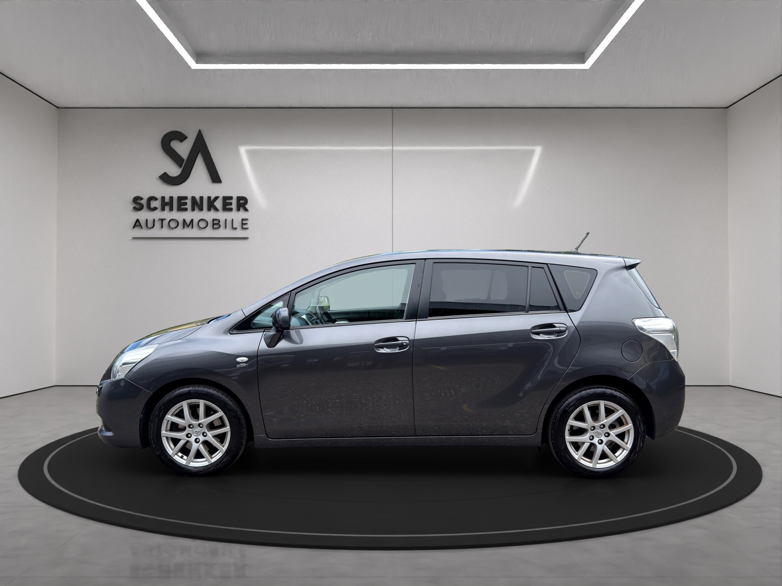 TOYOTA Verso 2.2 D-CAT Linea Sol Automatic-showroom-element-1