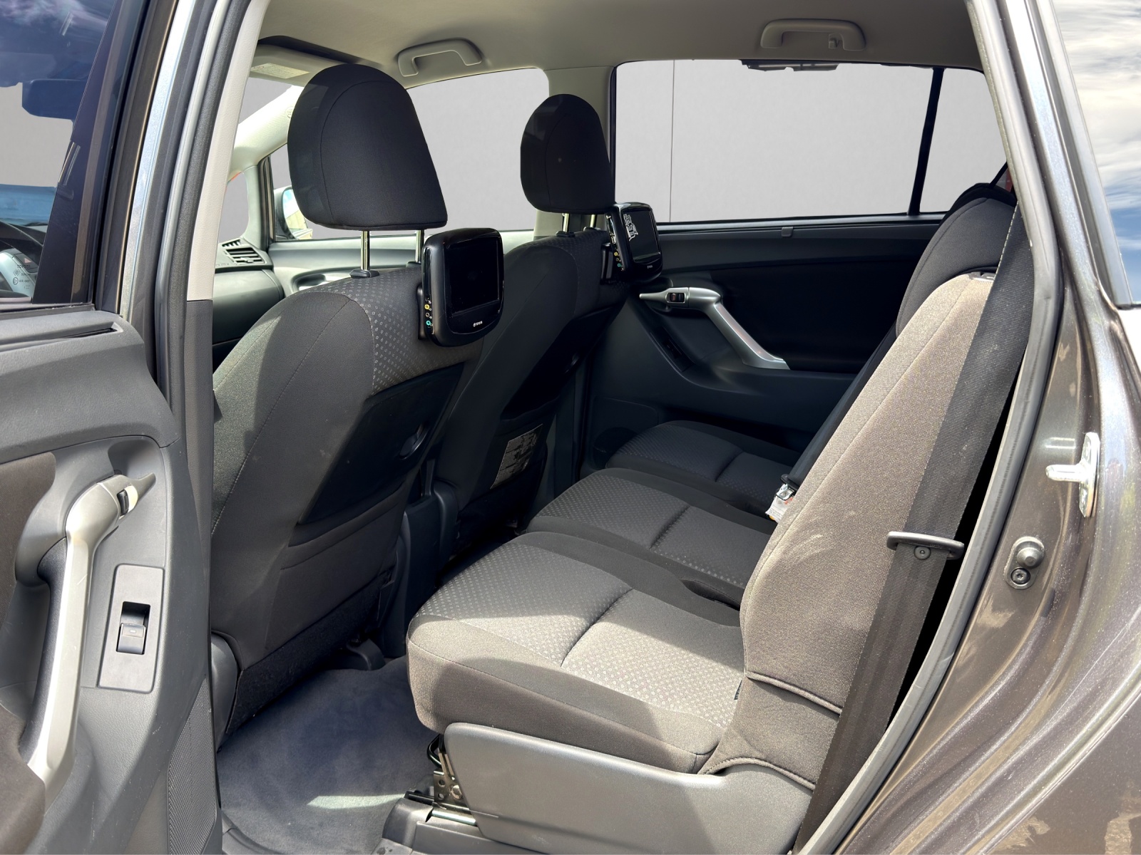 TOYOTA Verso 2.2 D-CAT Linea Sol Automatic-image-10