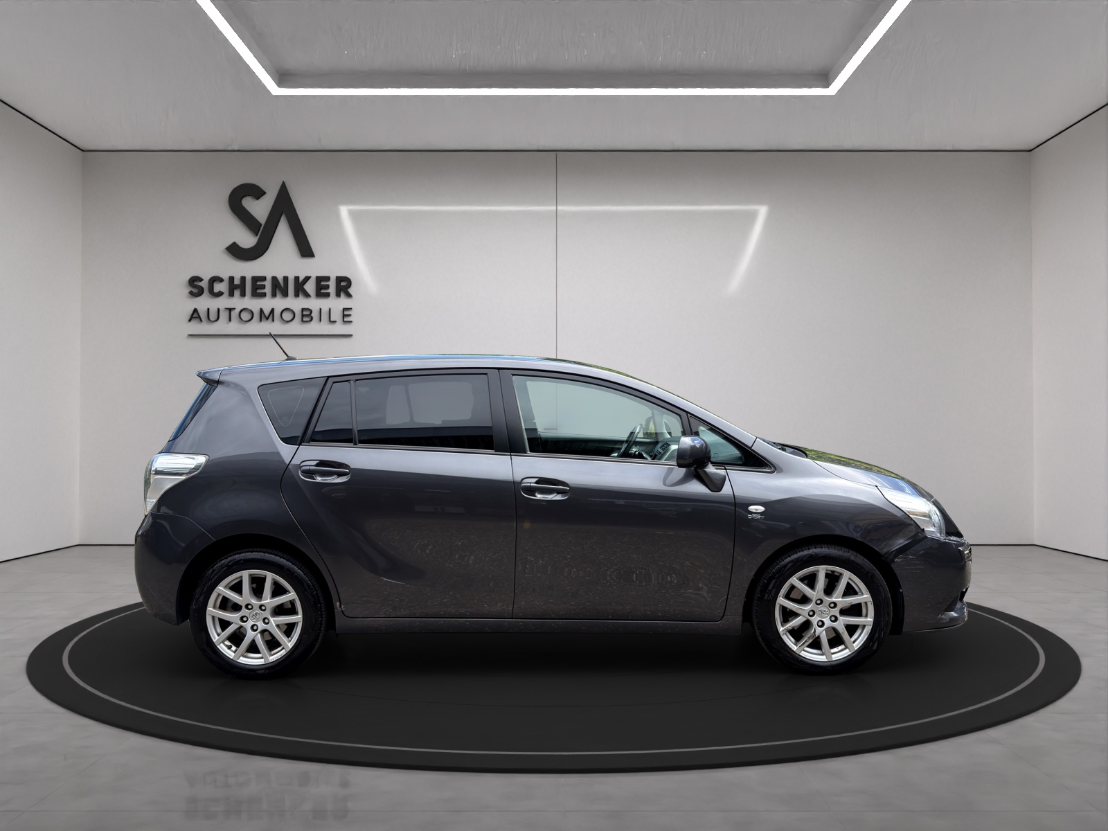TOYOTA Verso 2.2 D-CAT Linea Sol Automatic-image-4