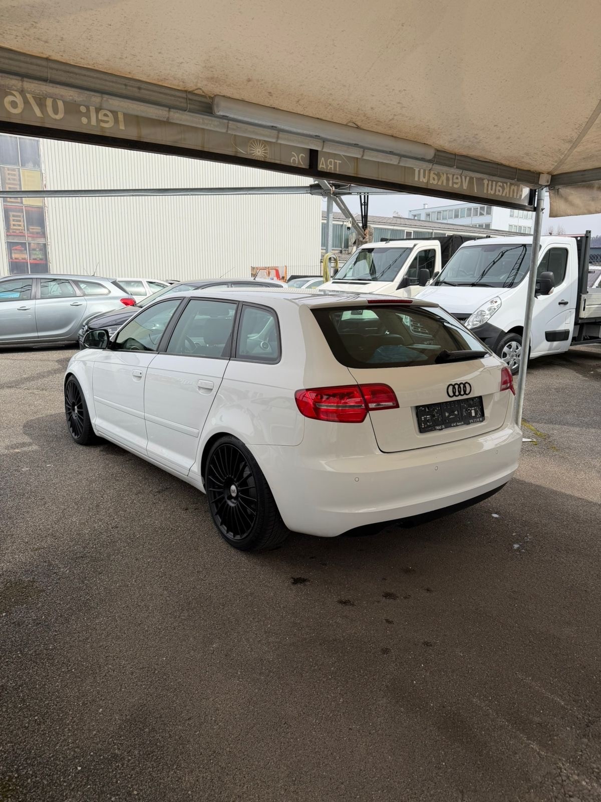 AUDI A3 Sportback 2.0 TFSI Ambition quattro S-tronic-image-4