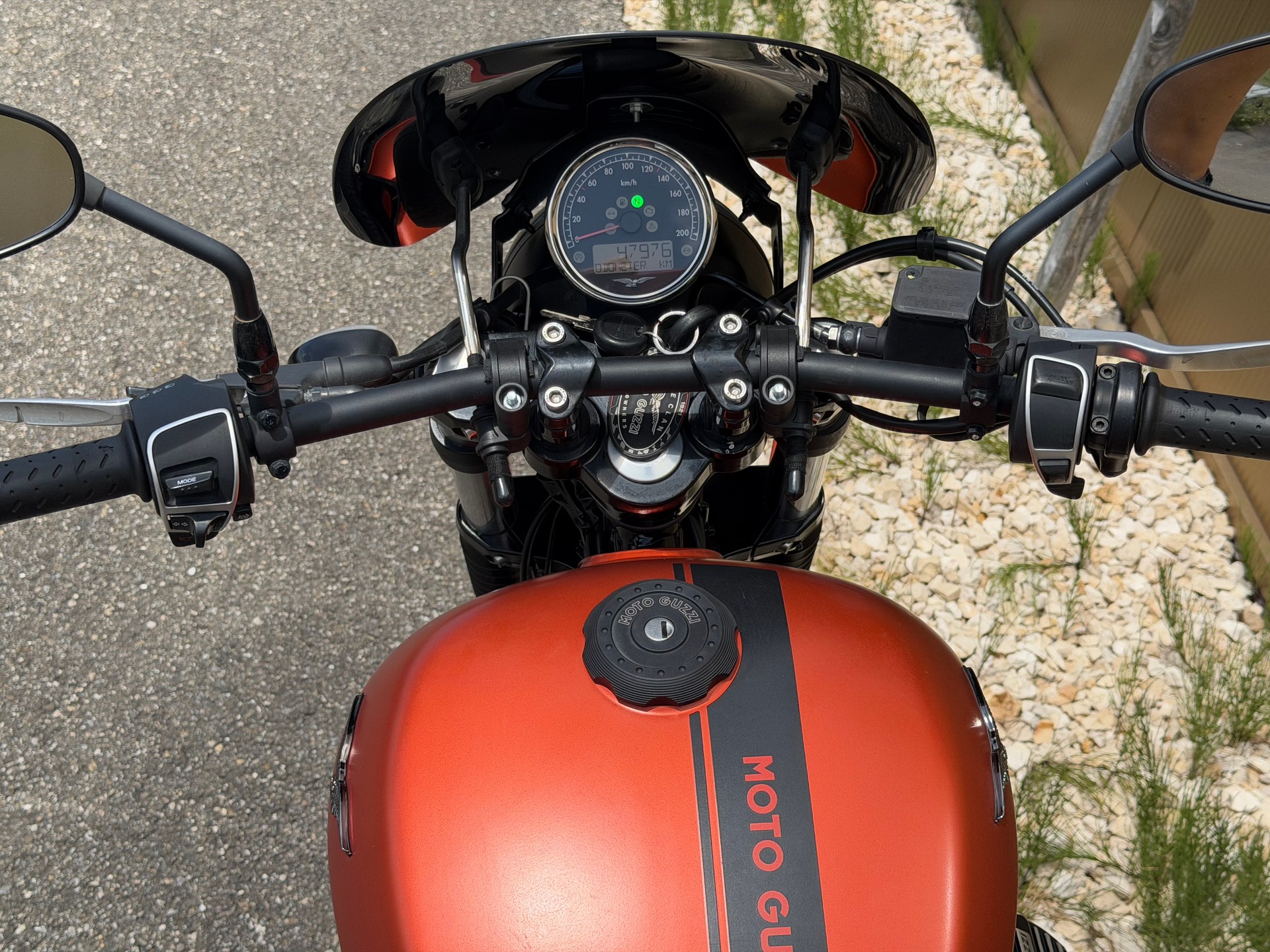MOTO GUZZI V9 Bobber Sport 850 ABS-image-15
