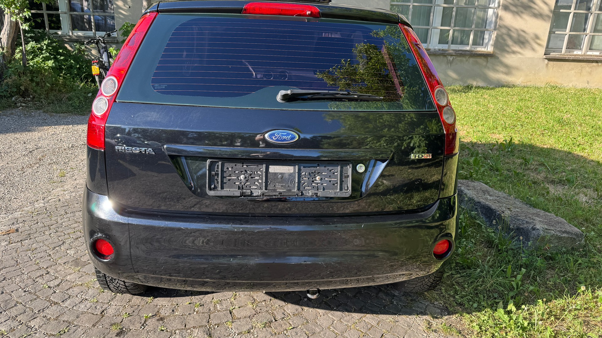 FORD FIESTA-showroom-element-2