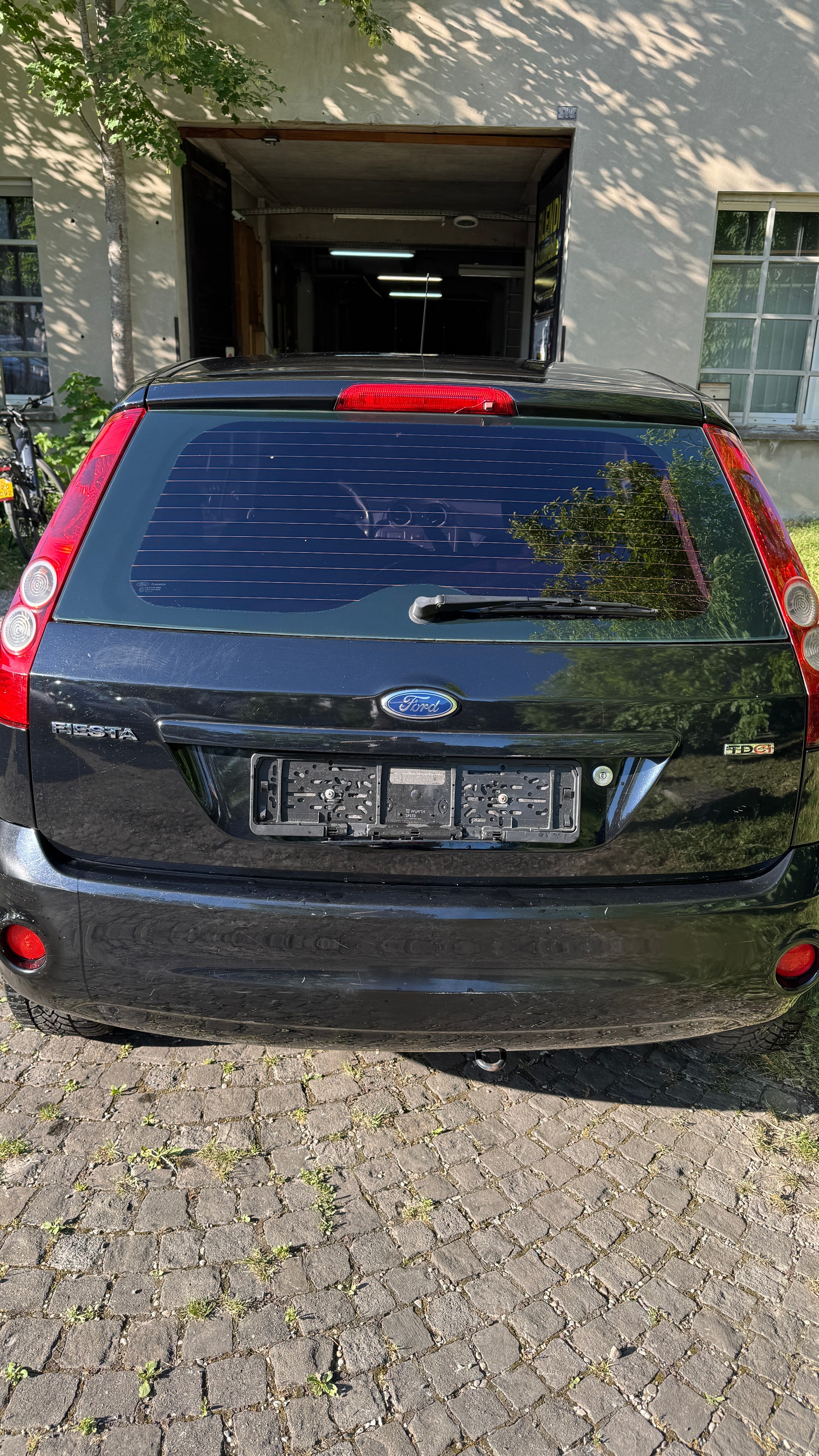 FORD FIESTA-showroom-element-3