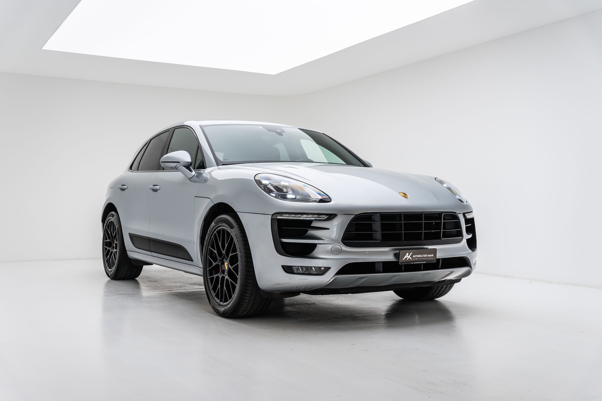 PORSCHE Macan GTS PDK - Approved bis 07/2027-showroom-element-1