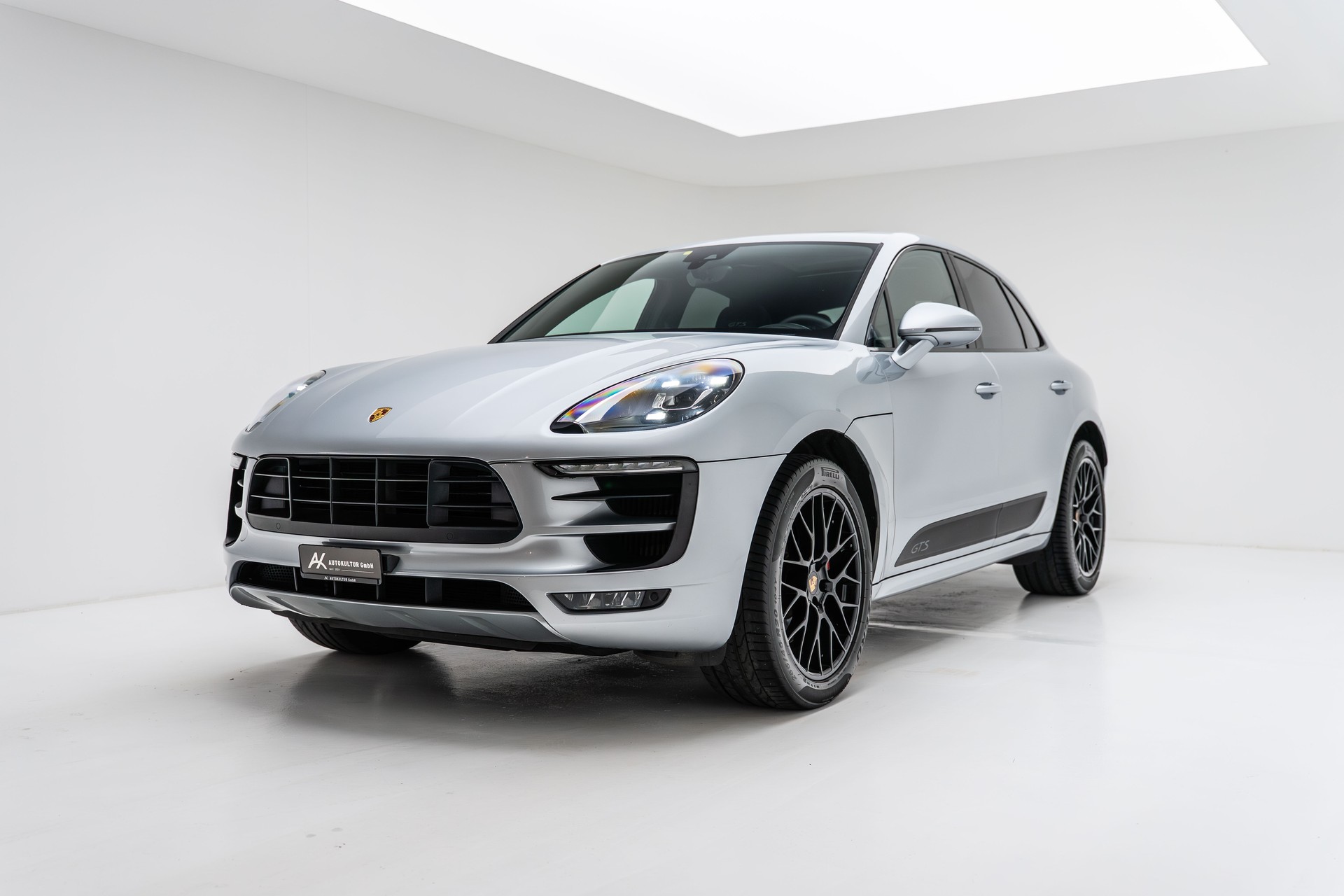 PORSCHE Macan GTS PDK - Approved bis 07/2027-showroom-element-3