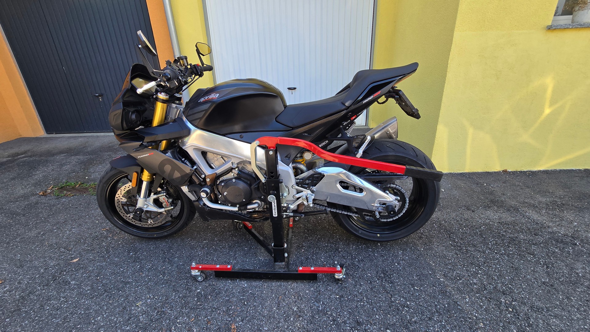 APRILIA Tuono V4 1100 RR-image-8