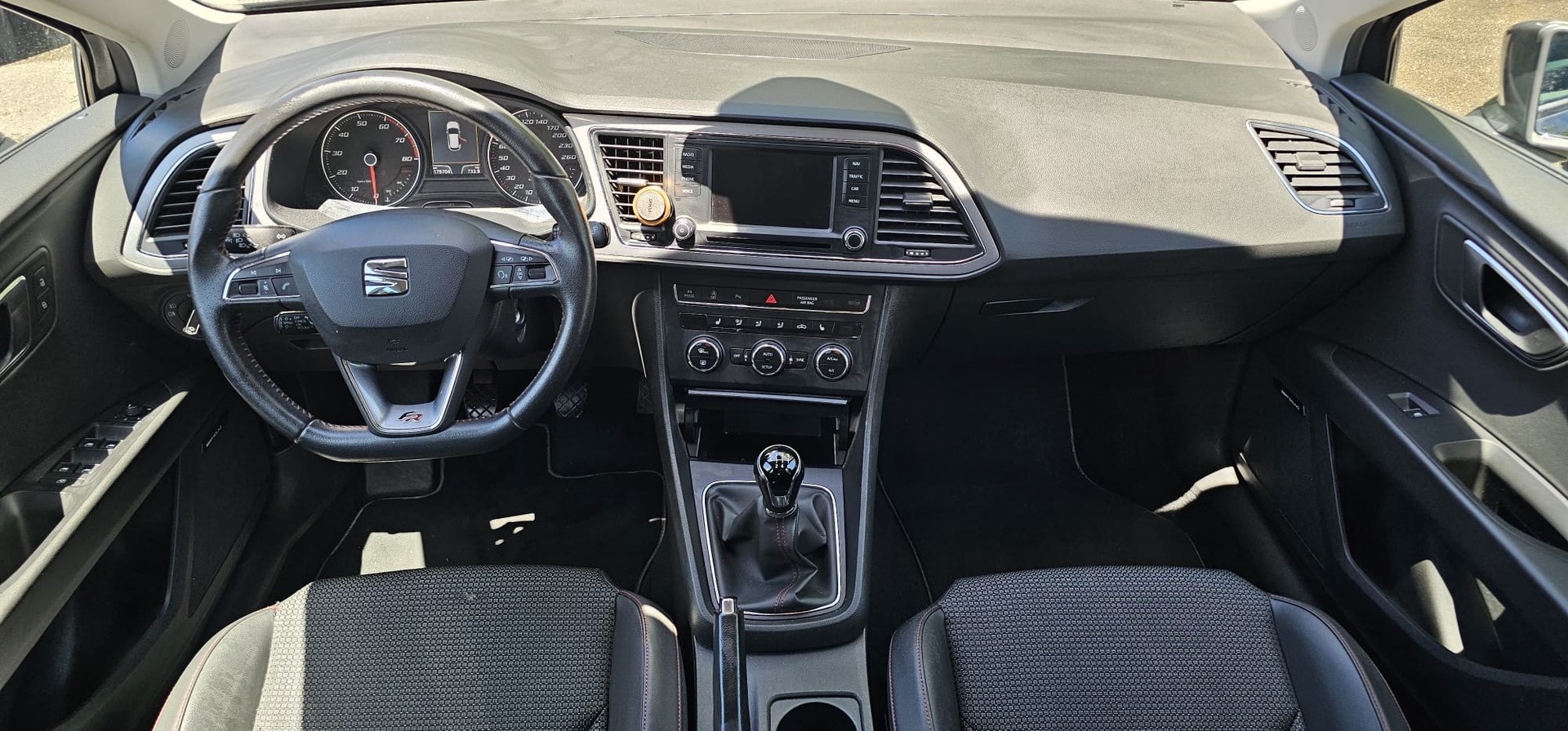 SEAT Leon SC 1.4 TSI FR-image-11