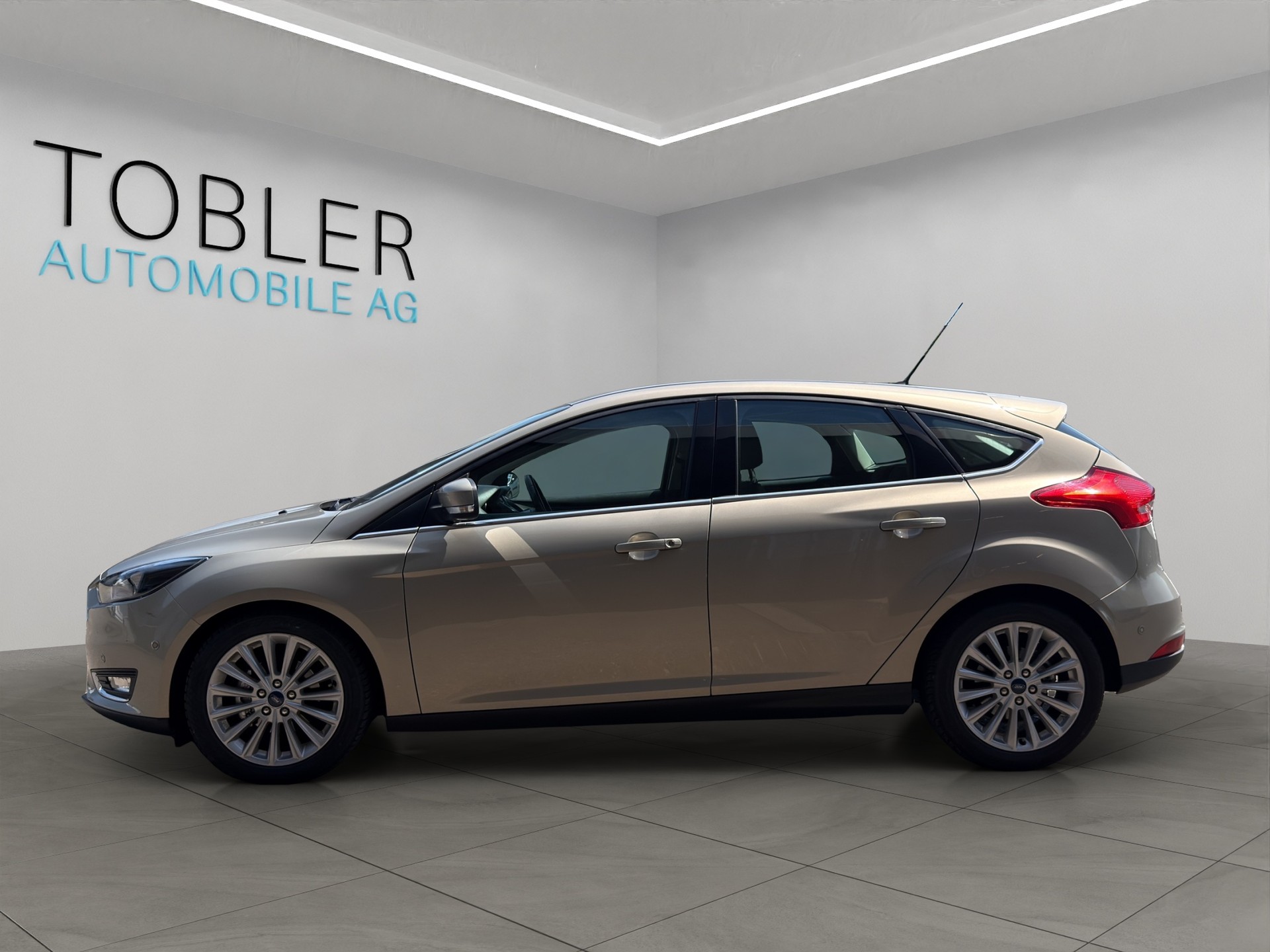 FORD Focus 1.0 SCTi Titanium-image-3