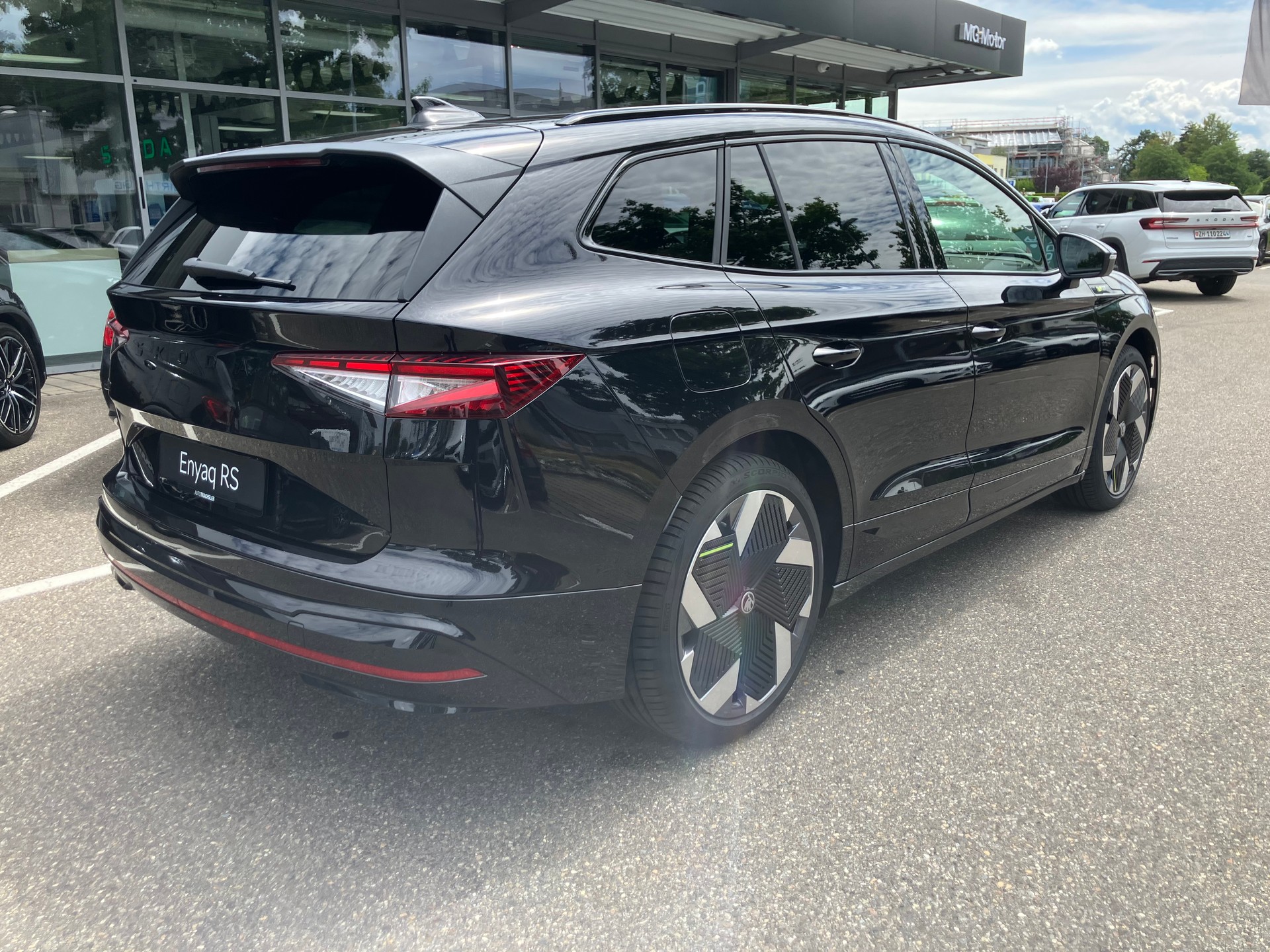 SKODA Enyaq 4x4 RS-image-3
