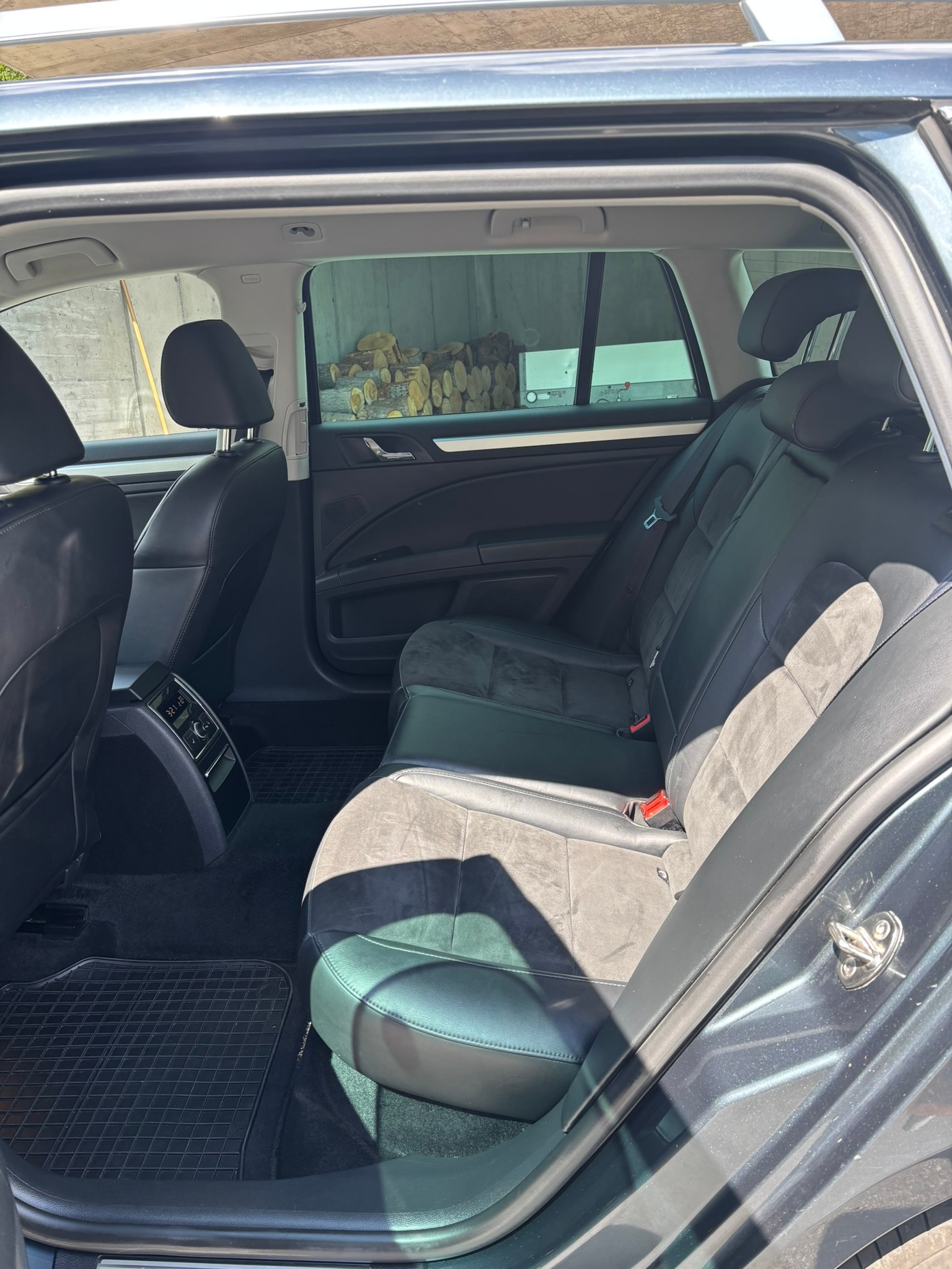 SKODA 2.0 TDI 170 Eleg. 4x4 DSG S/S-image-16