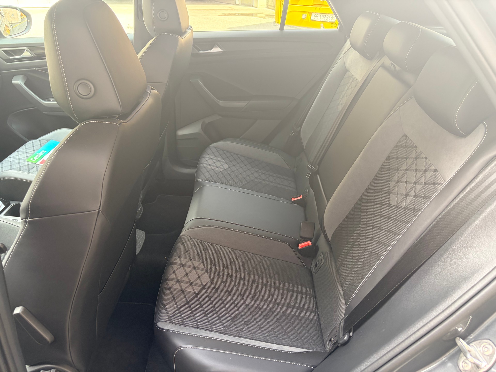 VW T-Roc 2.0 TSI R-Line DSG 4motion-image-9