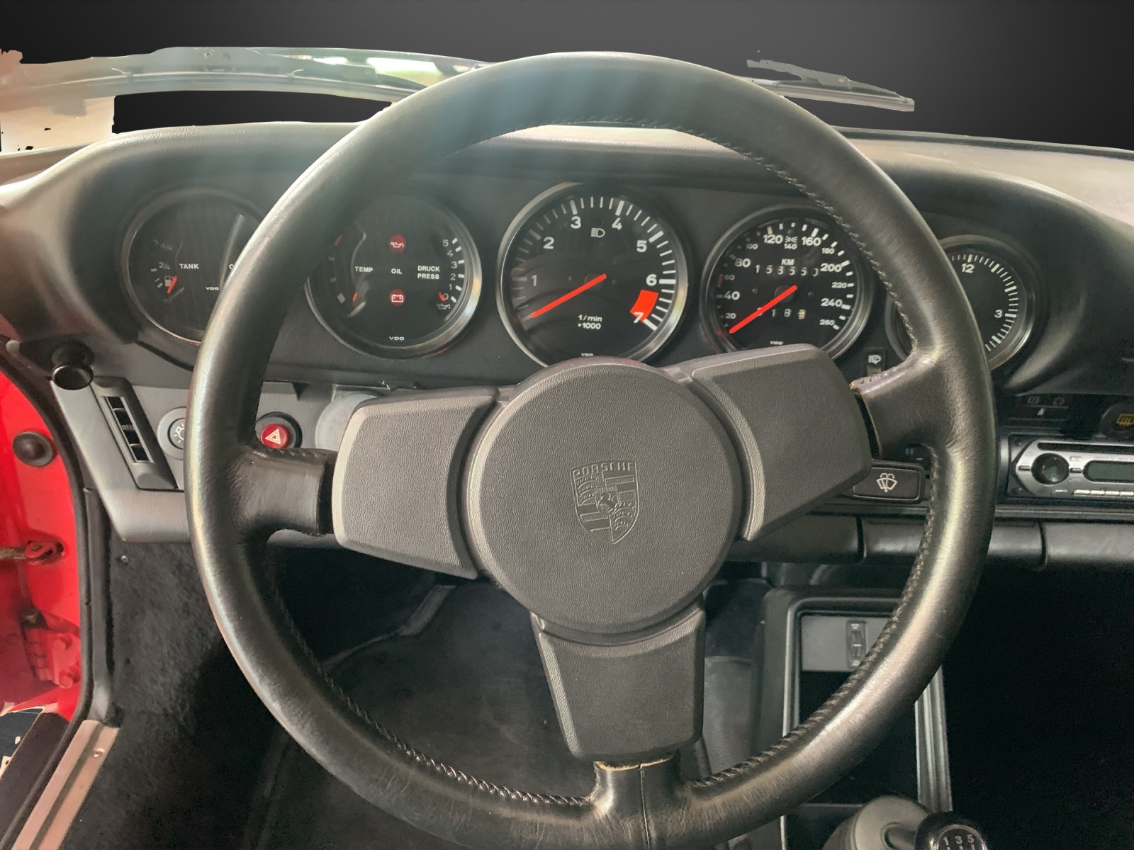 PORSCHE 911 Carrera-image-10