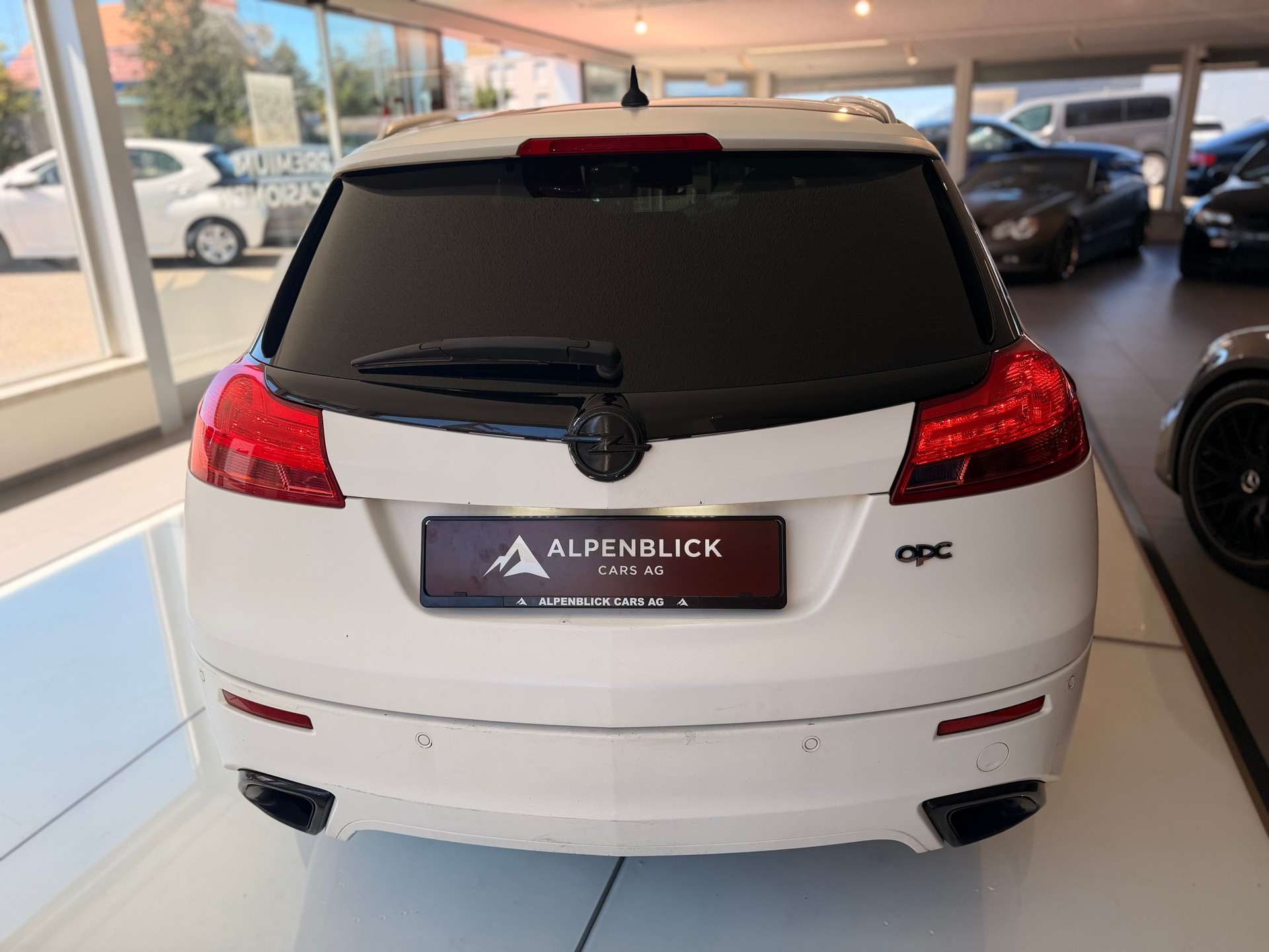OPEL Insignia Sports Tourer 2.8 Turbo OPC 4WD-image-9